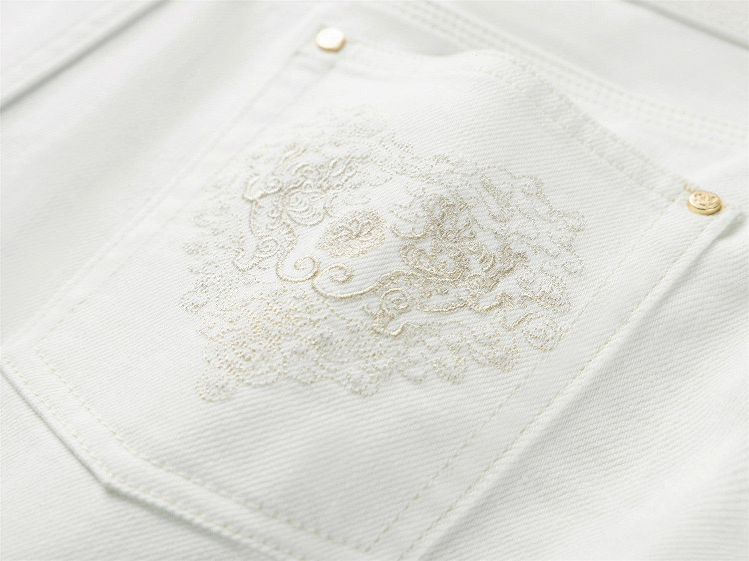 YAYING Embroidered Jeans