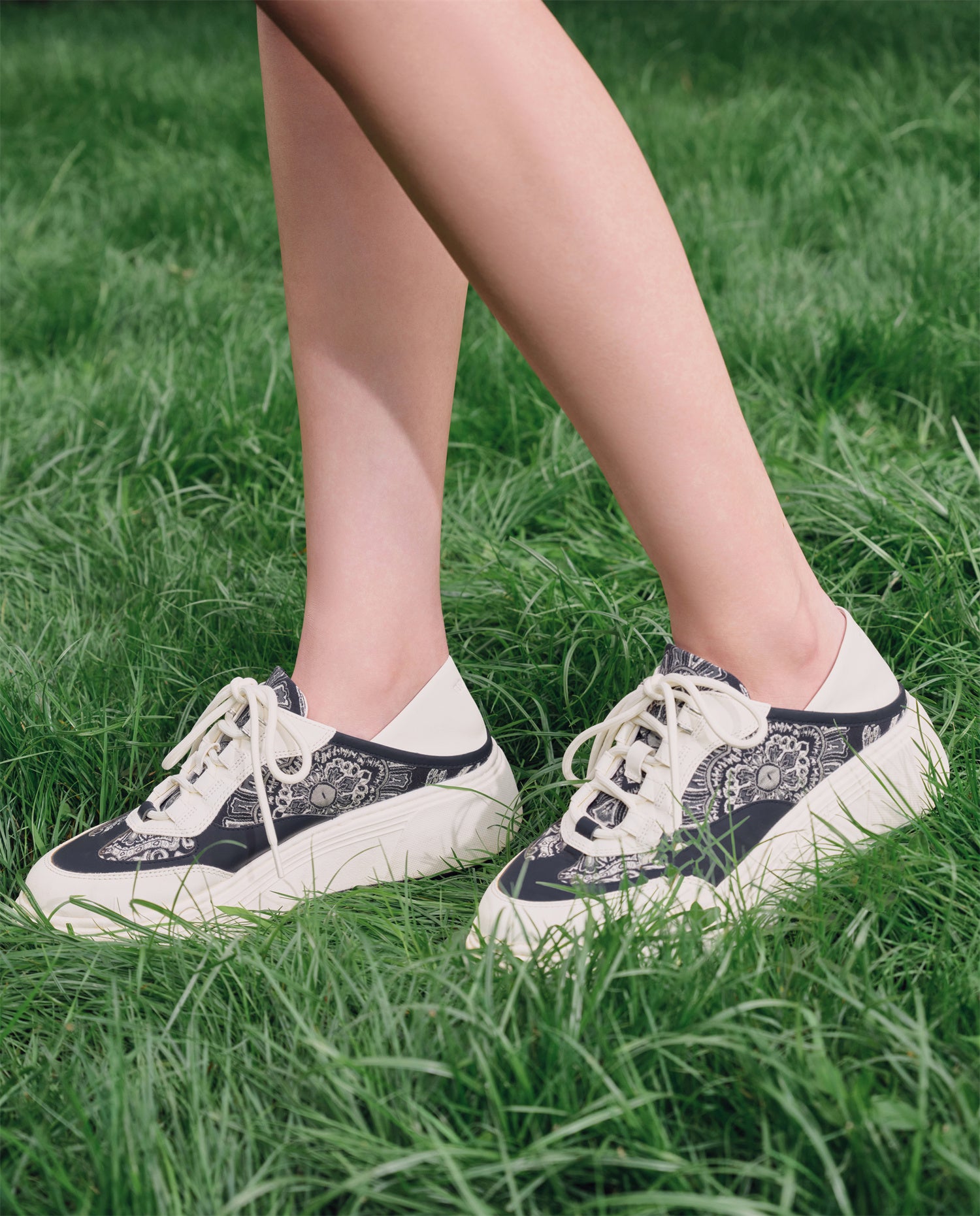 Shoes Tapioca Puma Deva Trainers Tapioca EP YAYING White Shoes