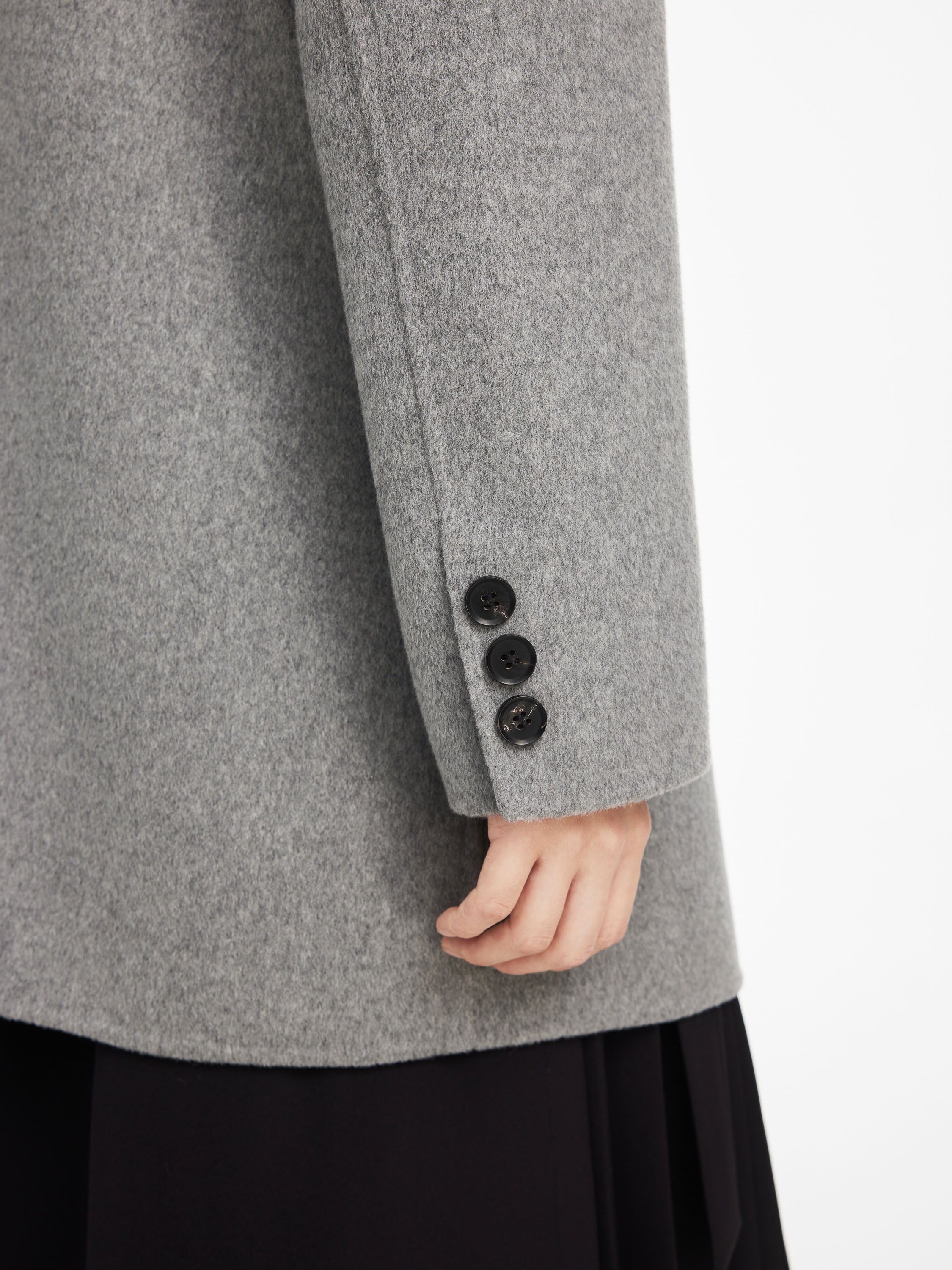 EP YAYING GRAY COAT
