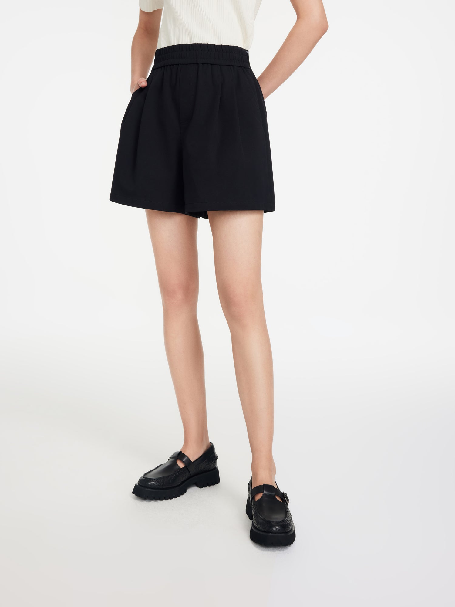 EP YAYING Sporty Shorts