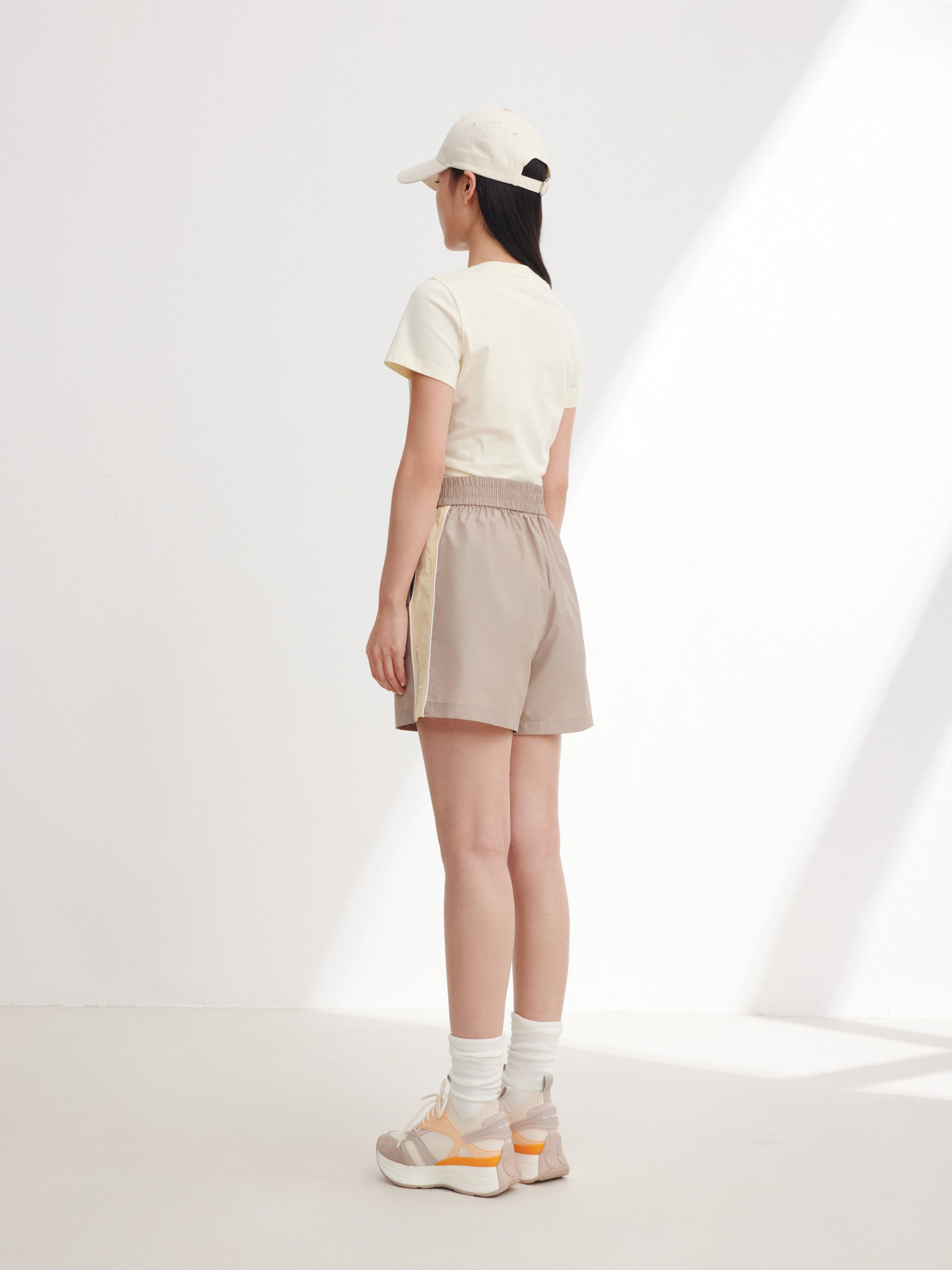 EP YAYING Beige Short