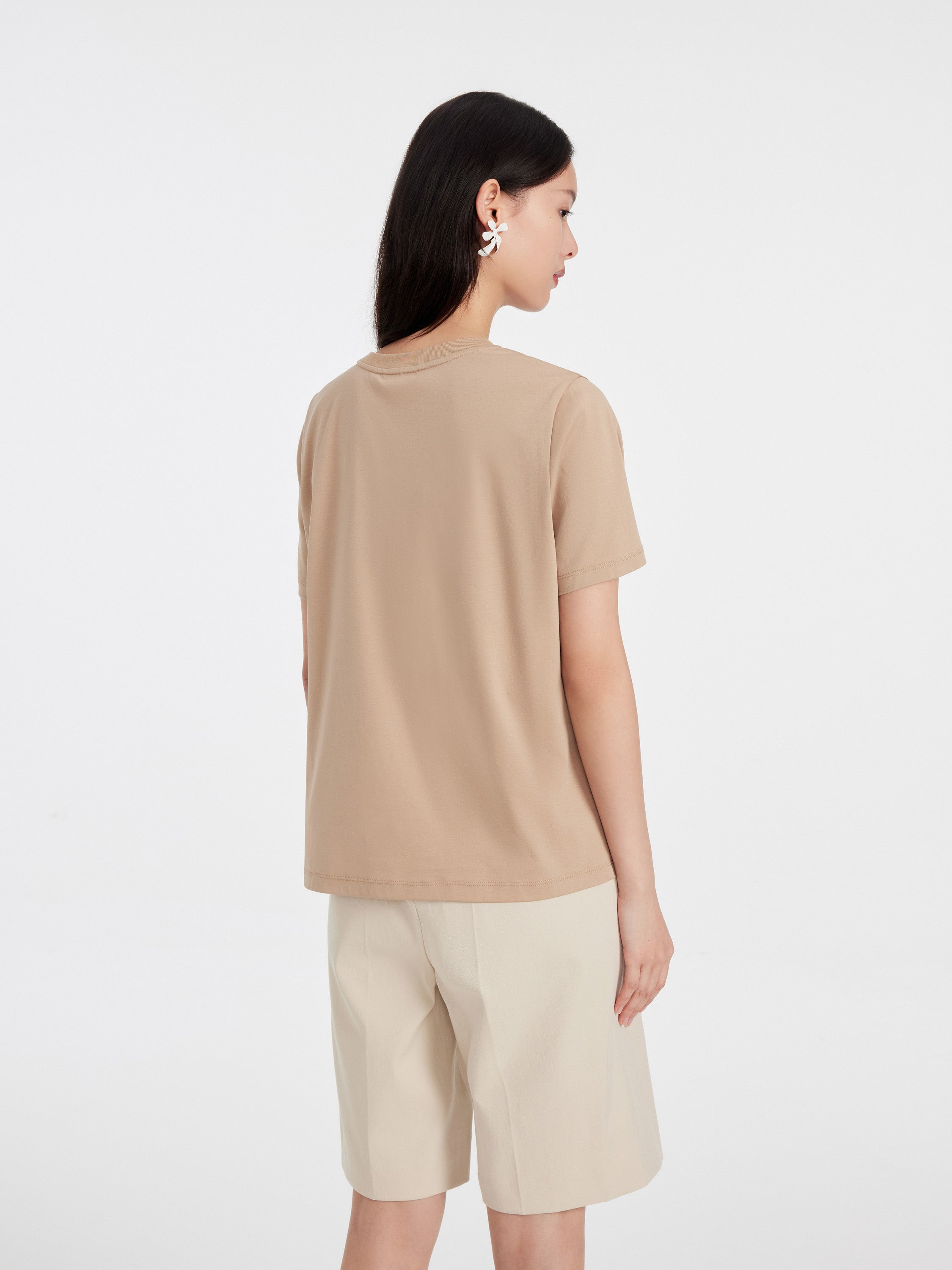 EP YAYING BEIGE T-SHIRT WITH A FLORAL DESIGN