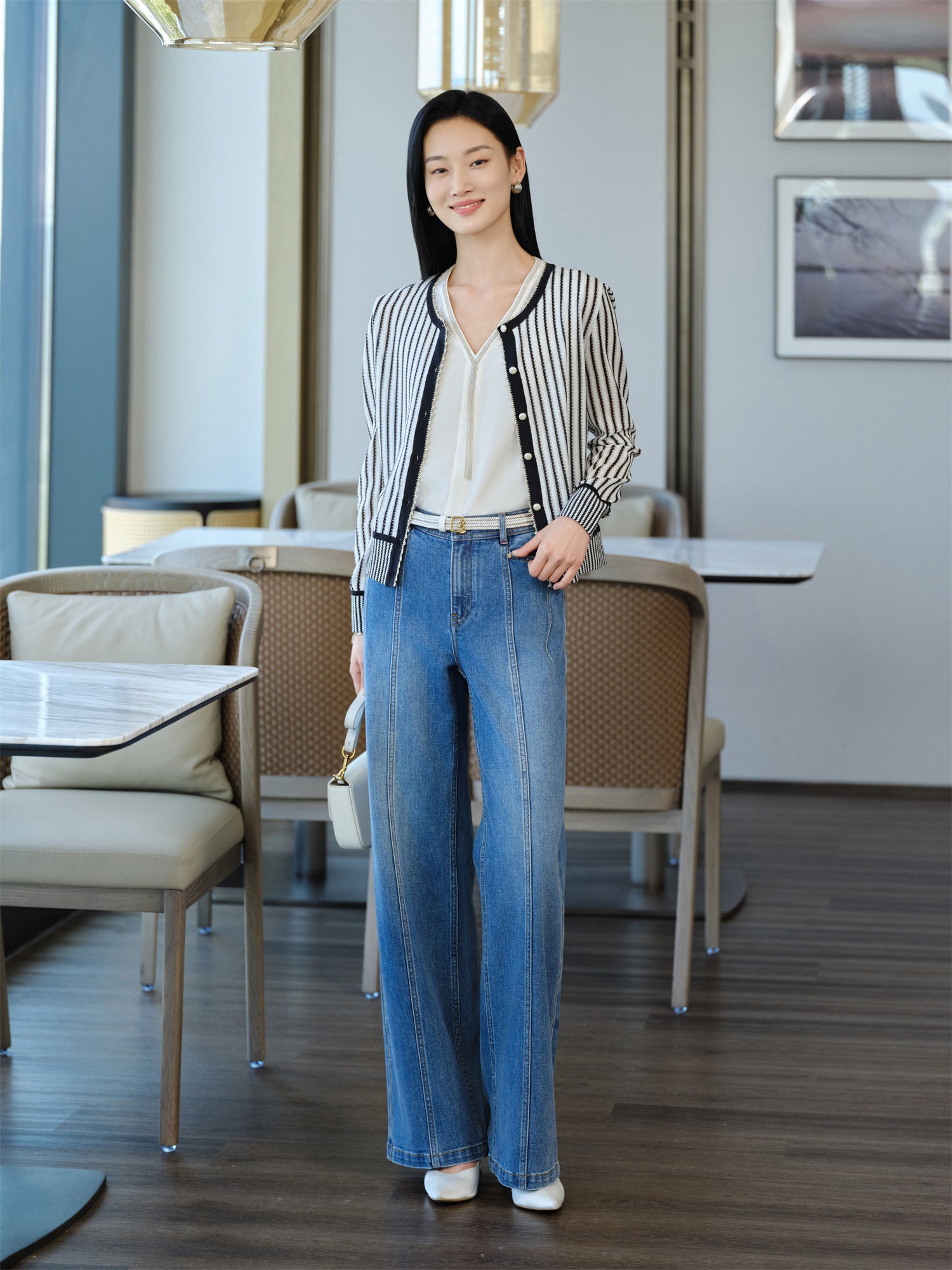 YAYING High-Waisted Wide-Leg Jeans