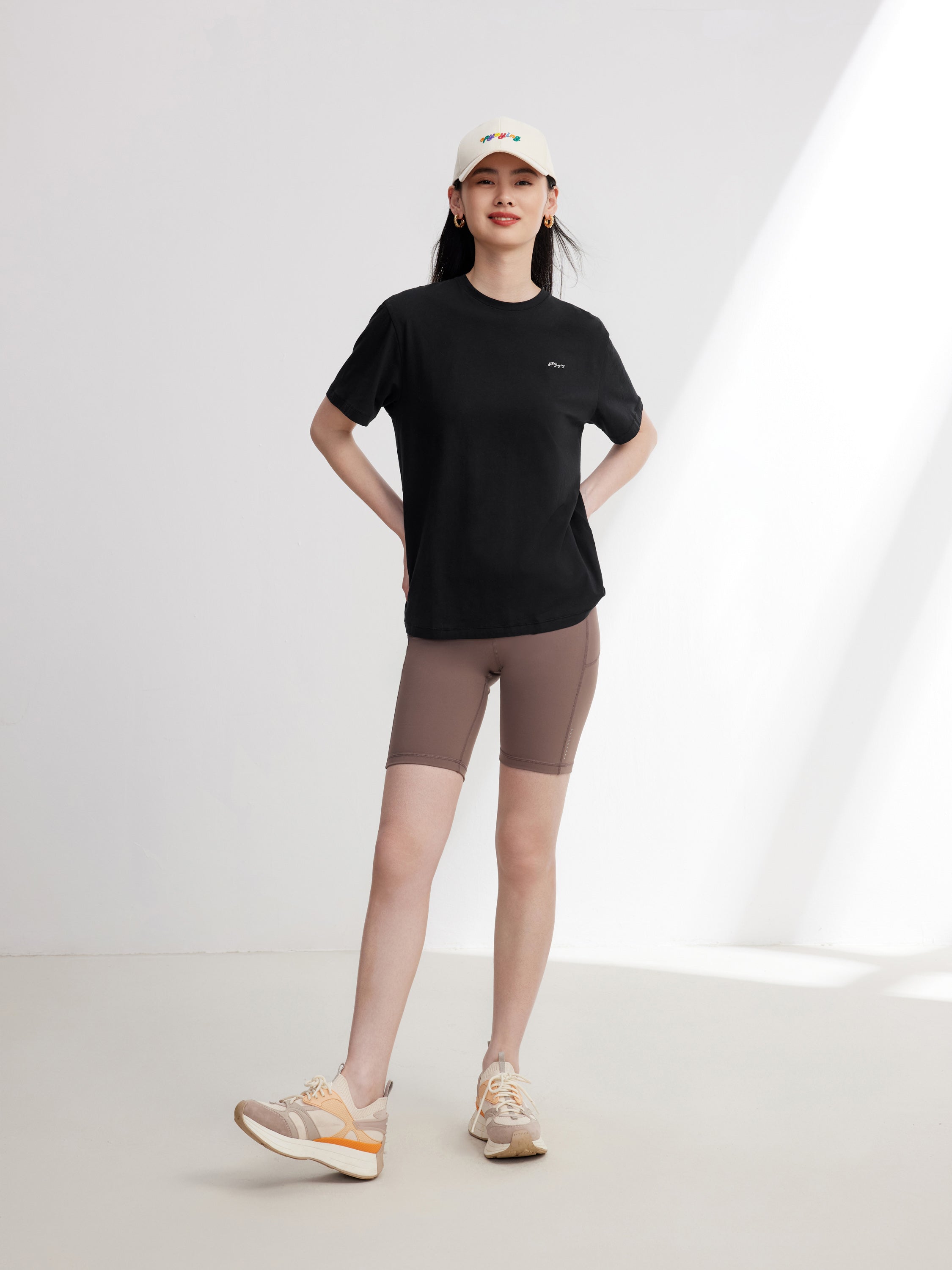 EP YAYING Black Tee