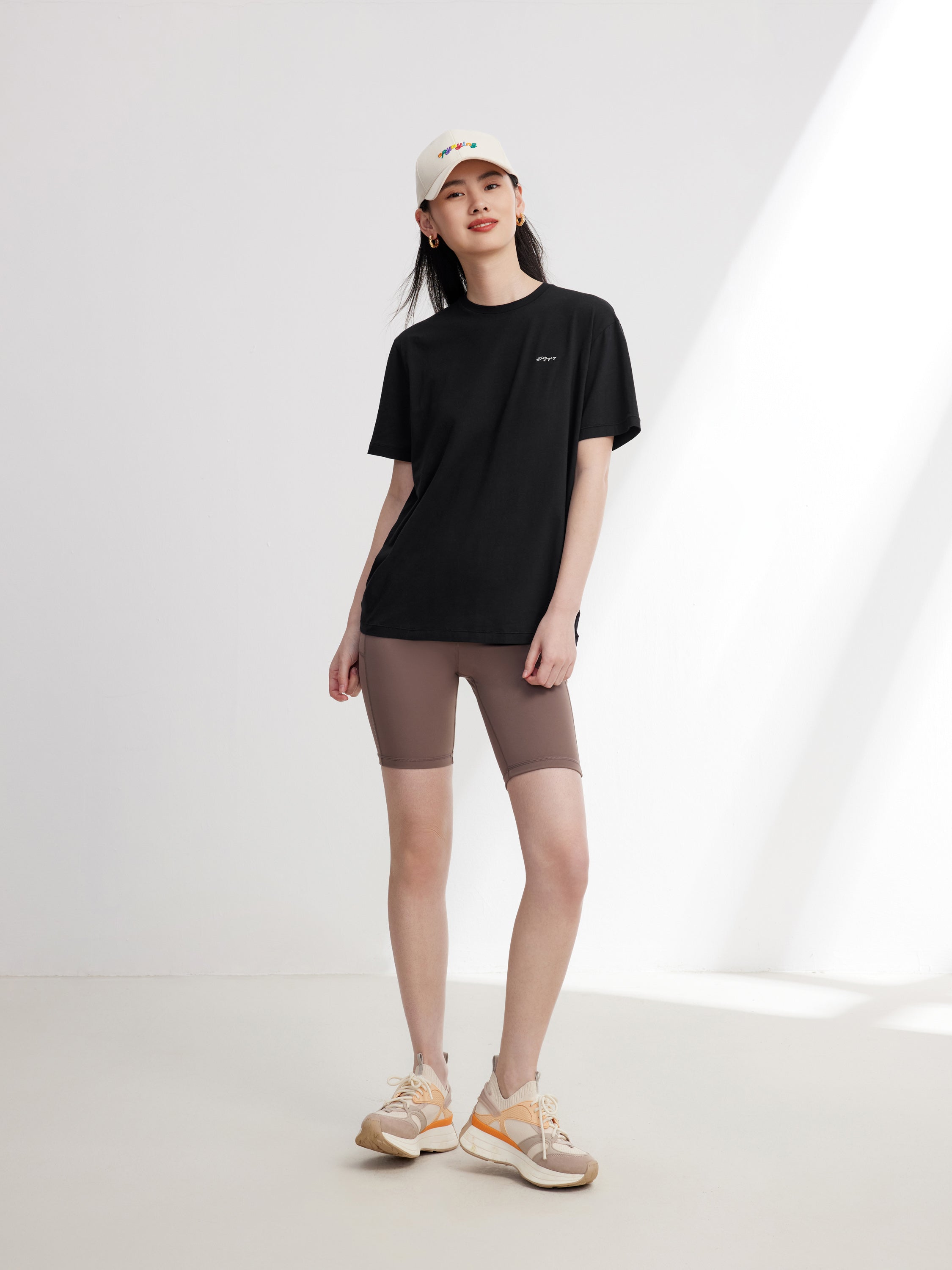 EP YAYING Black Tee
