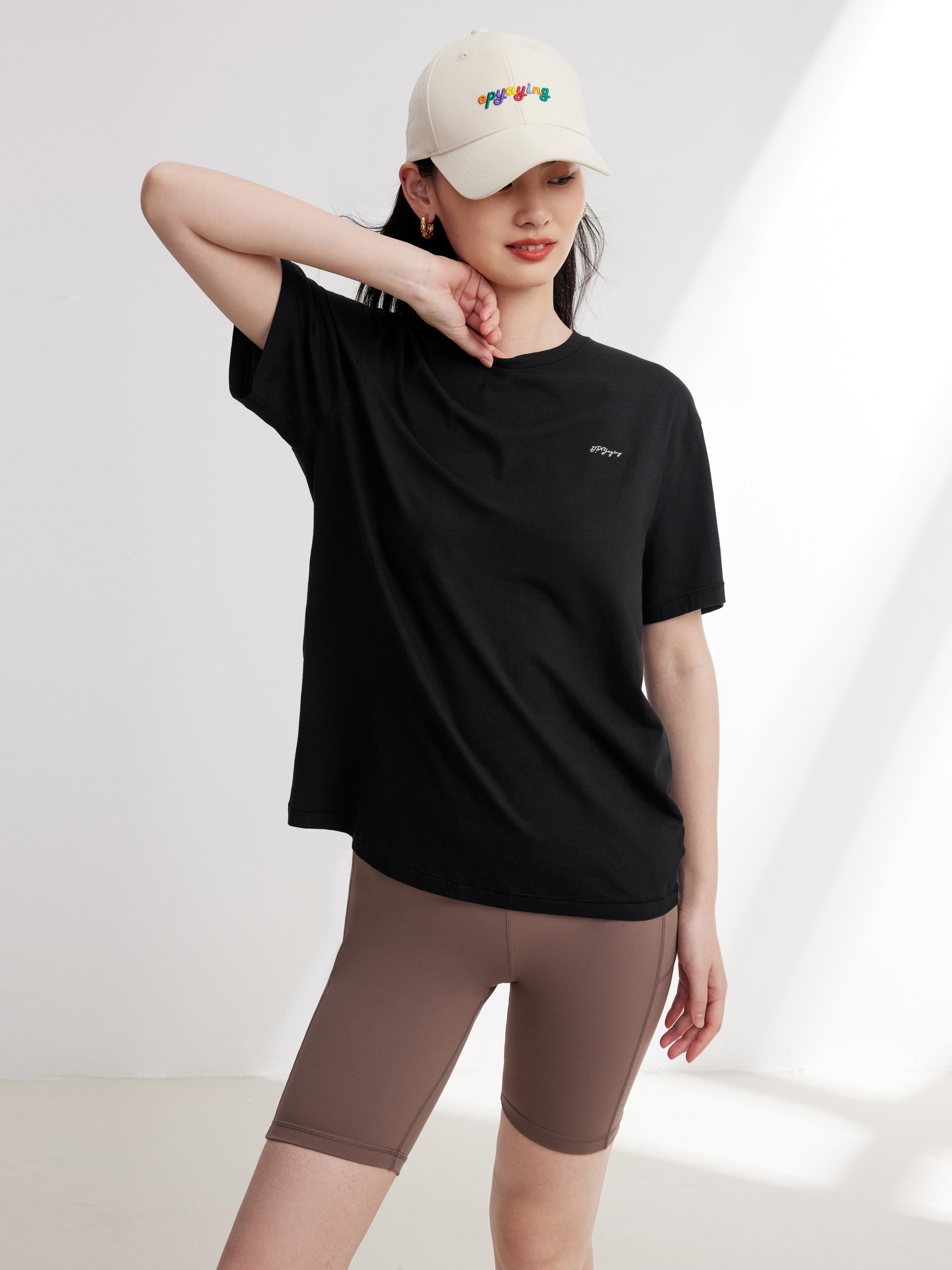 EP YAYING Black Tee