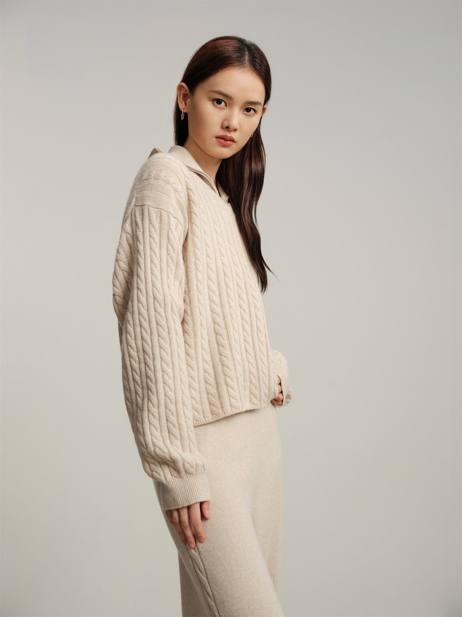 EP YAYING V-Neck Cable Knit Cashmere Sweater
