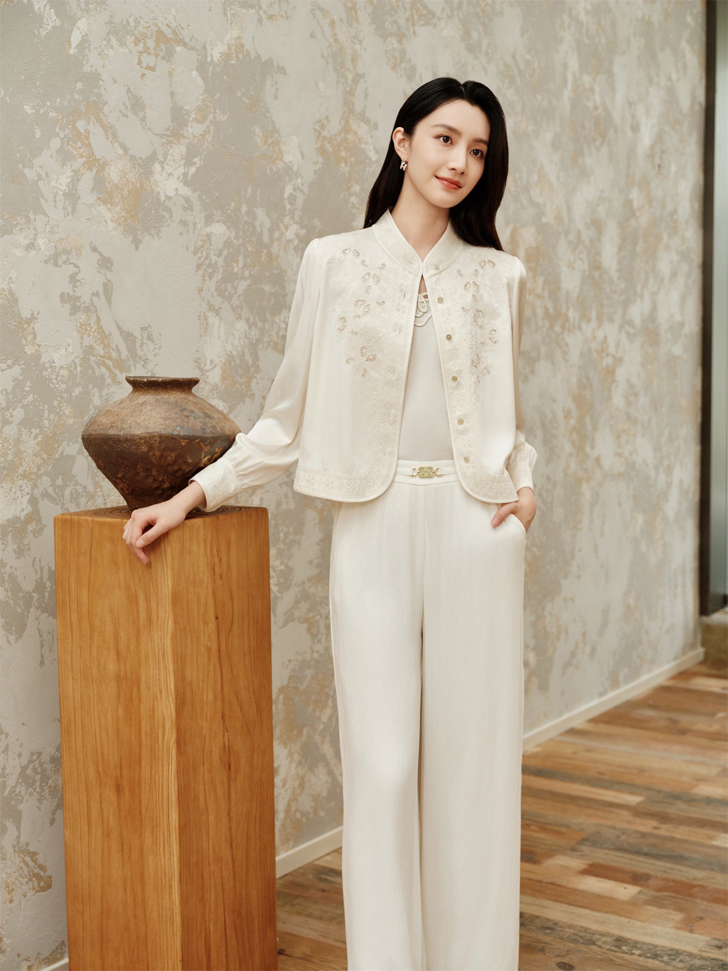 YAYING Acetate Embroidered Shirt EPKAS2204AW
