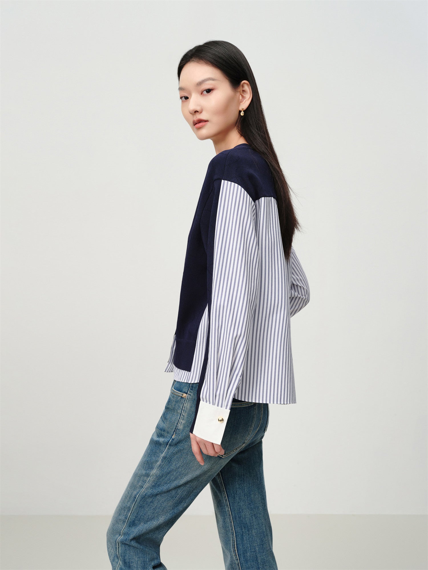 EP YAYING Knit-Panel Cropped Shirt EGKPC2247AZ