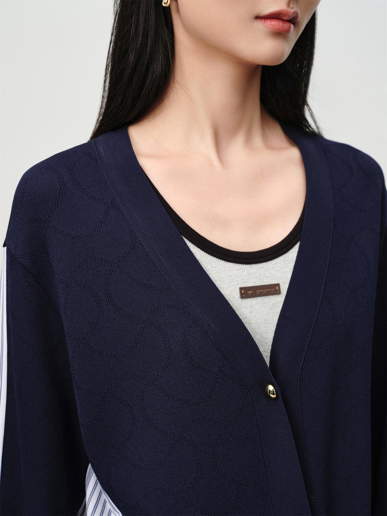 EP YAYING Knit-Panel Cropped Shirt EGKPC2247AZ