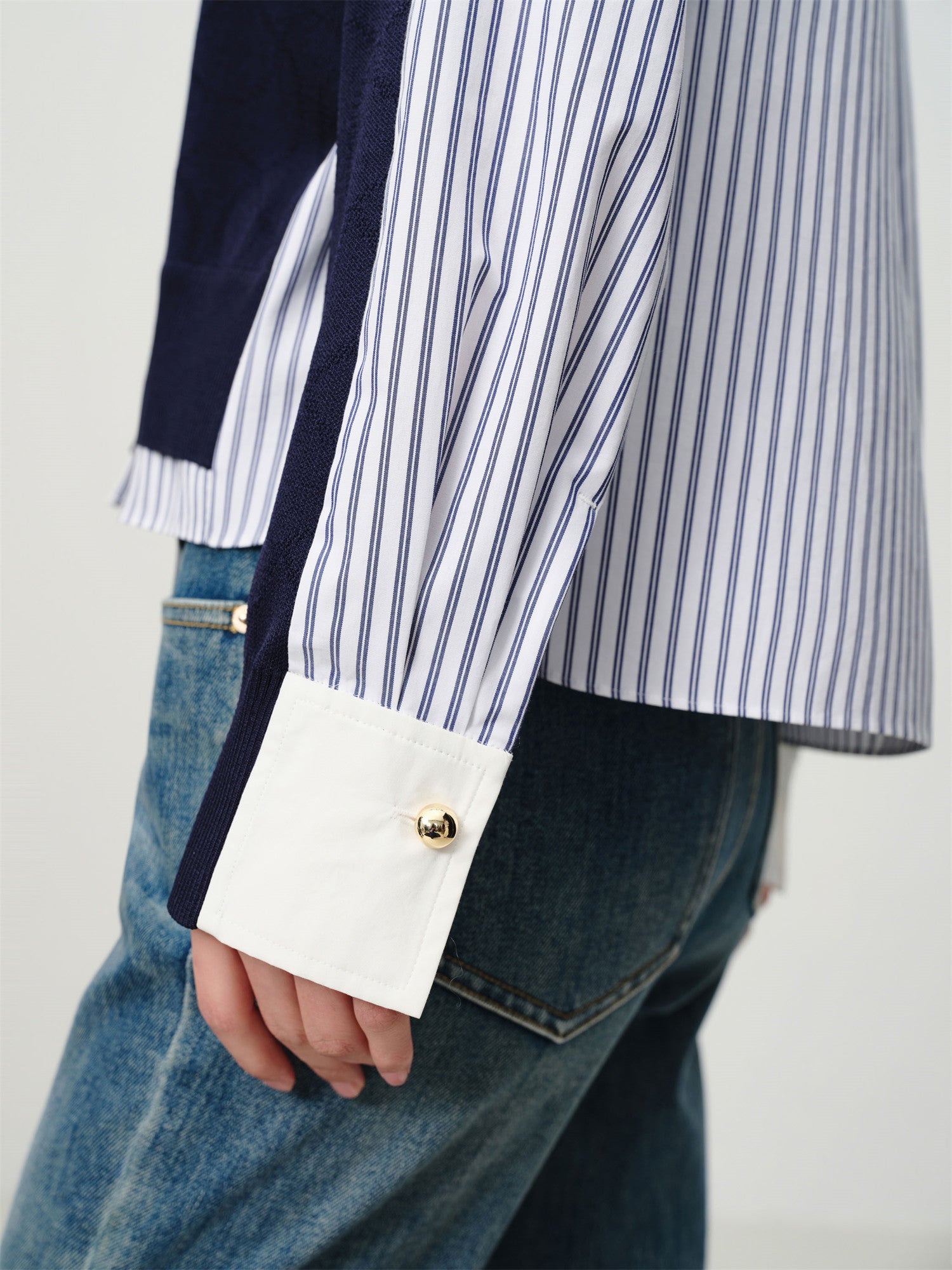 EP YAYING Knit-Panel Cropped Shirt EGKPC2247AZ