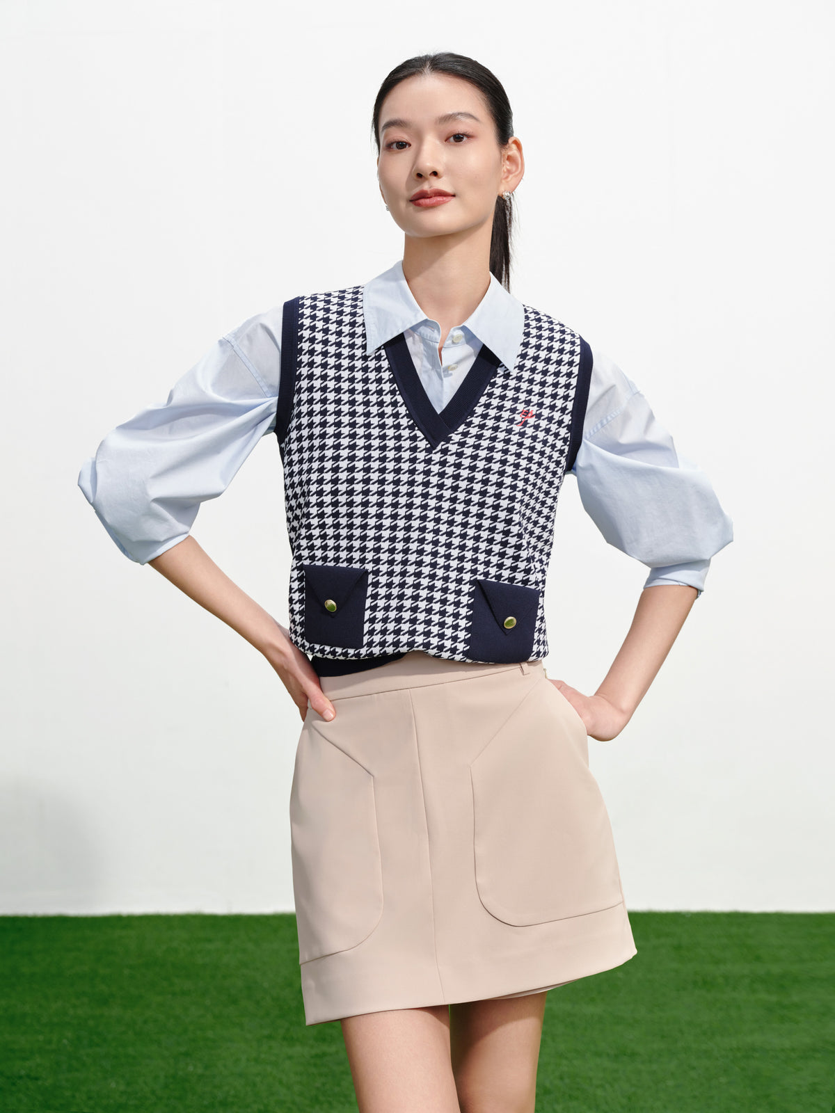 EP YAYING V-Neck Vest Sleeveless Knit Top