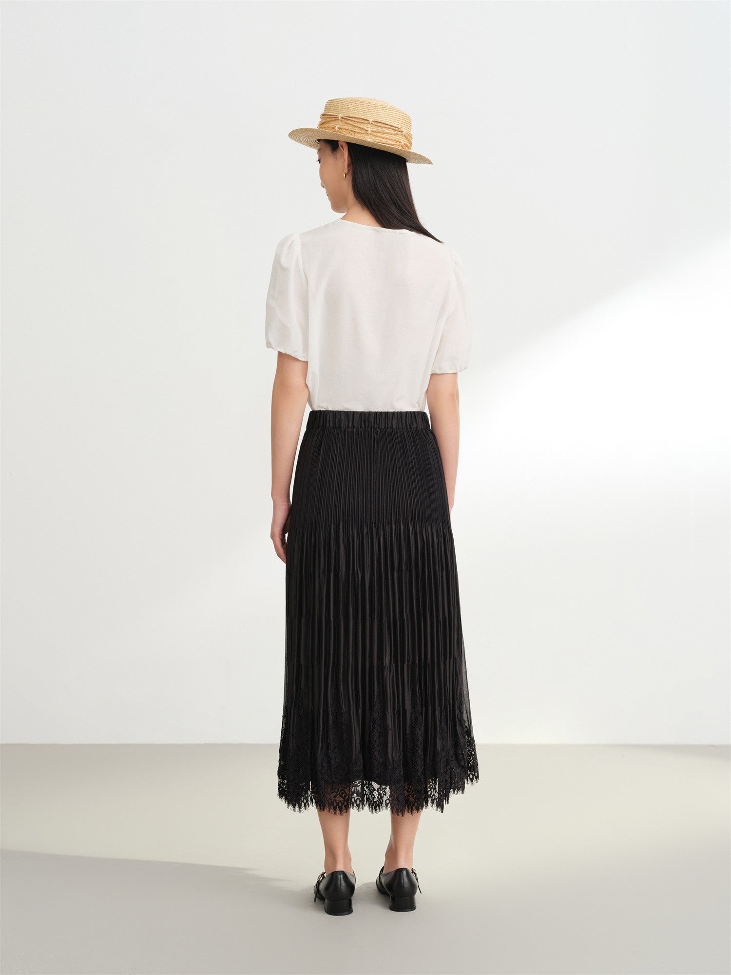 EP YAYING Hepburn-Style Lace Skirt EGKAA3412AH