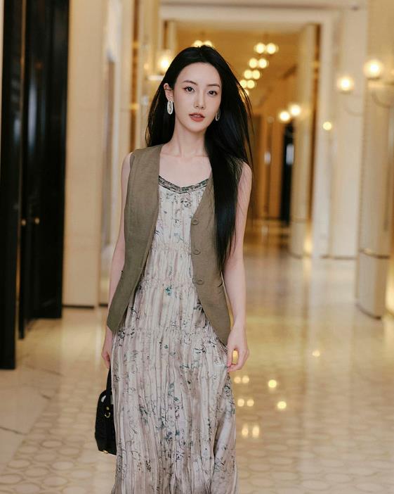 EP YAYING 100% Linen Mandarin Collar Frog Button Vest