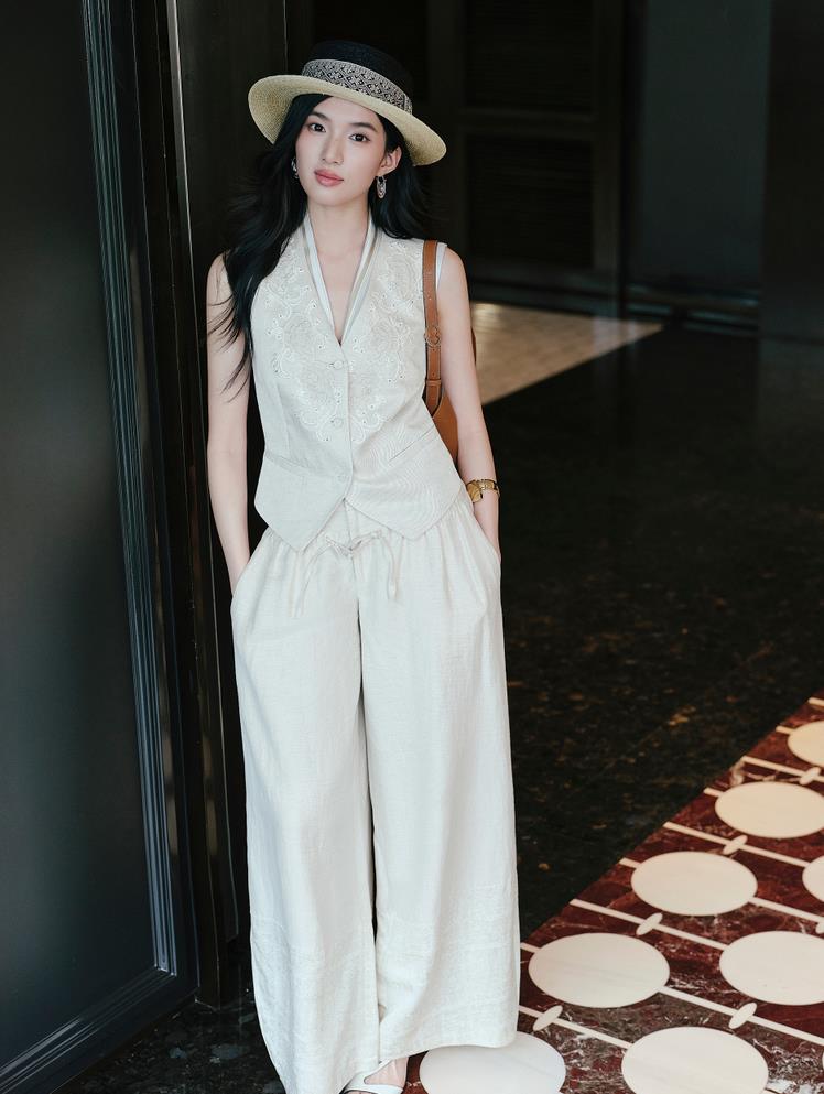 EP YAYING High-Waisted Embroidered Panel Straight-Leg Pants