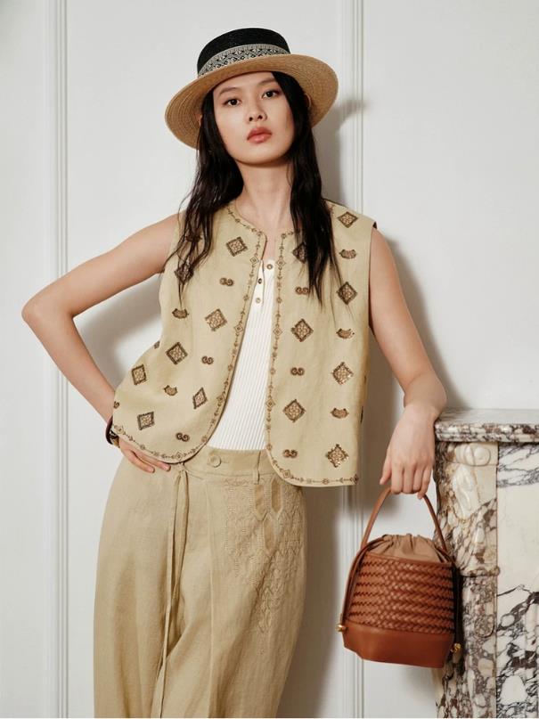 EP YAYING National Embroidery Vest EGLEH1012AE