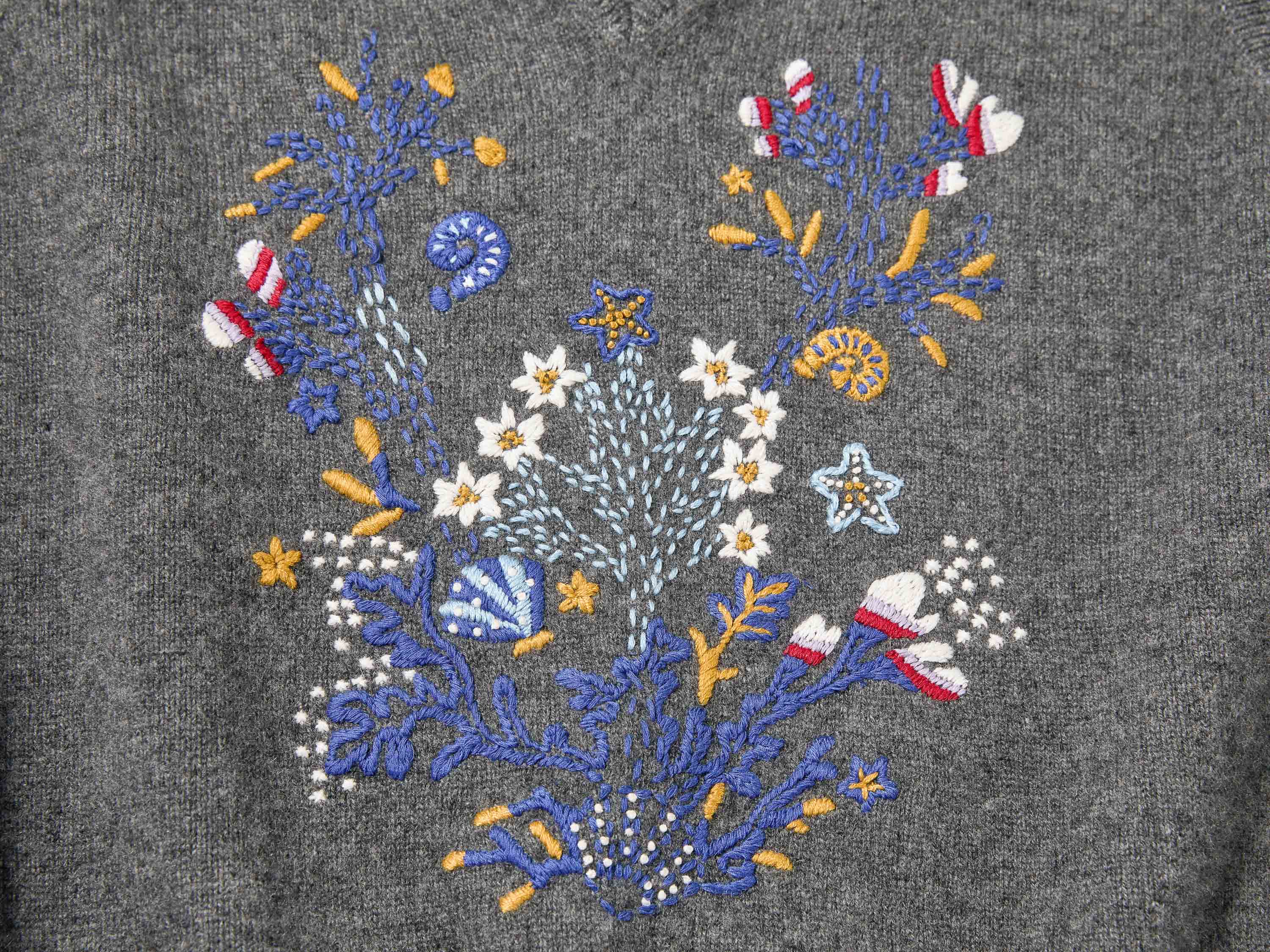 YAYING Wool Cashmere Embroidered V-Neck Vest