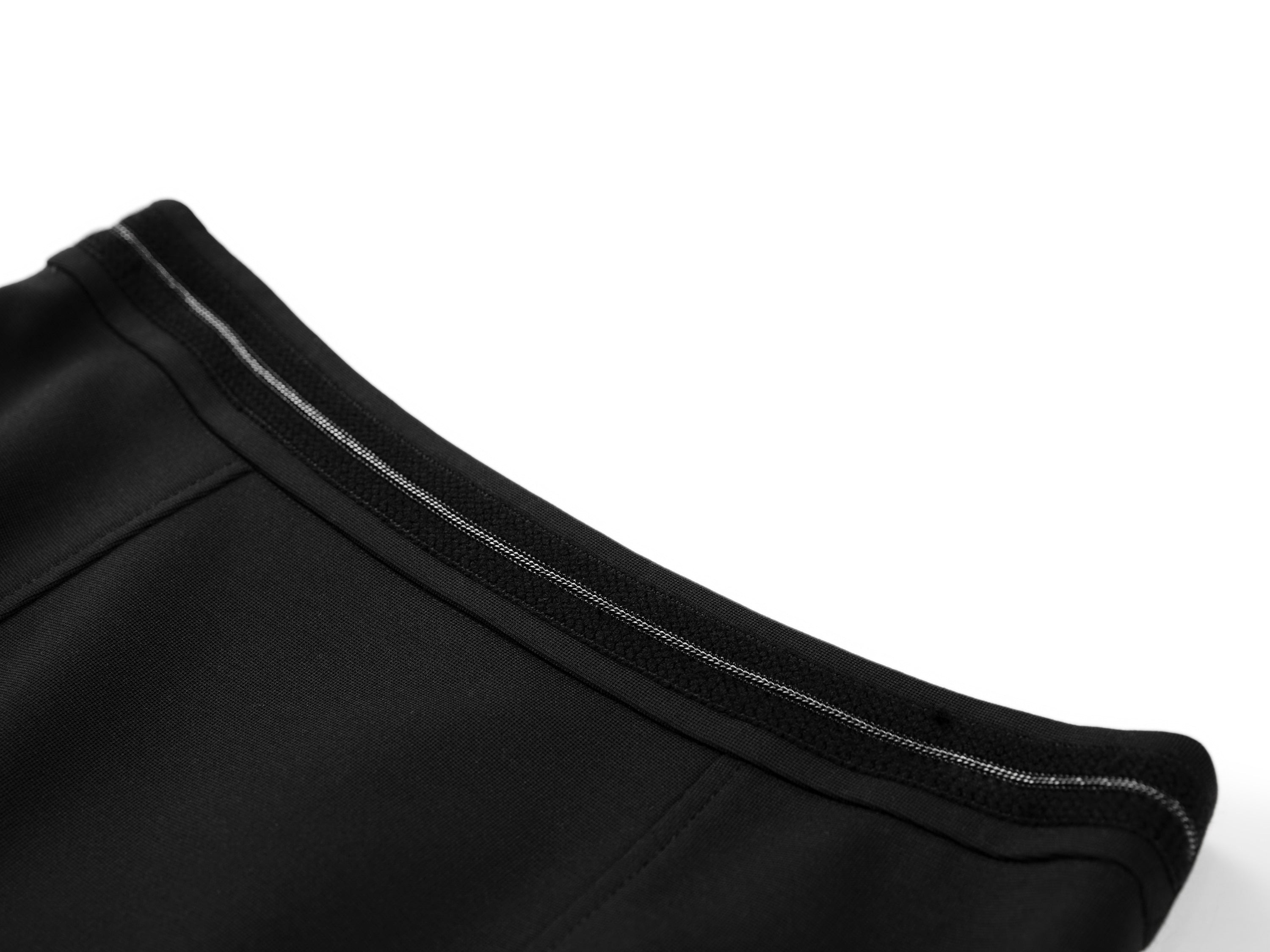 YAYING Black Minimal Skirt