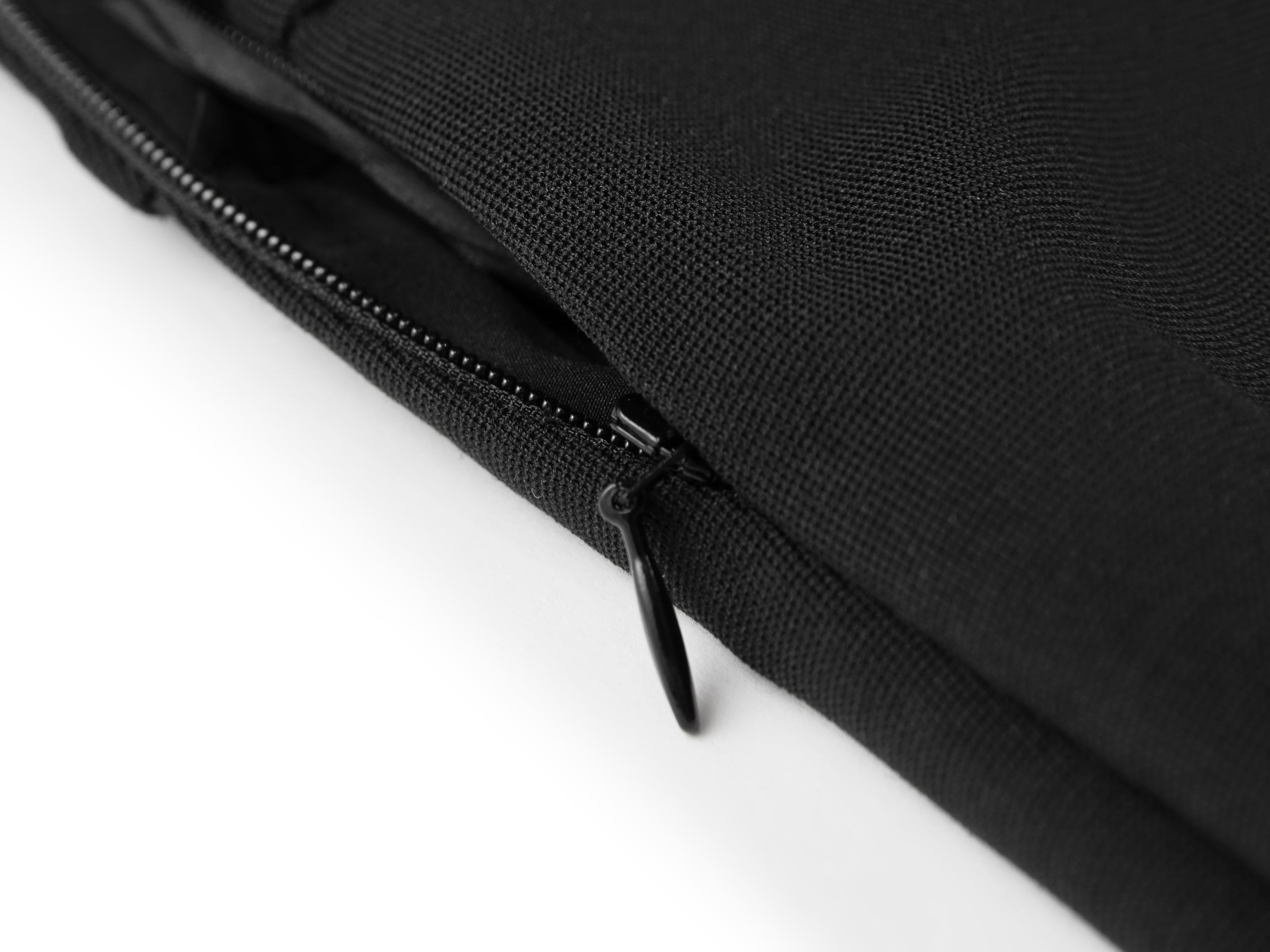 YAYING Black Minimal Skirt