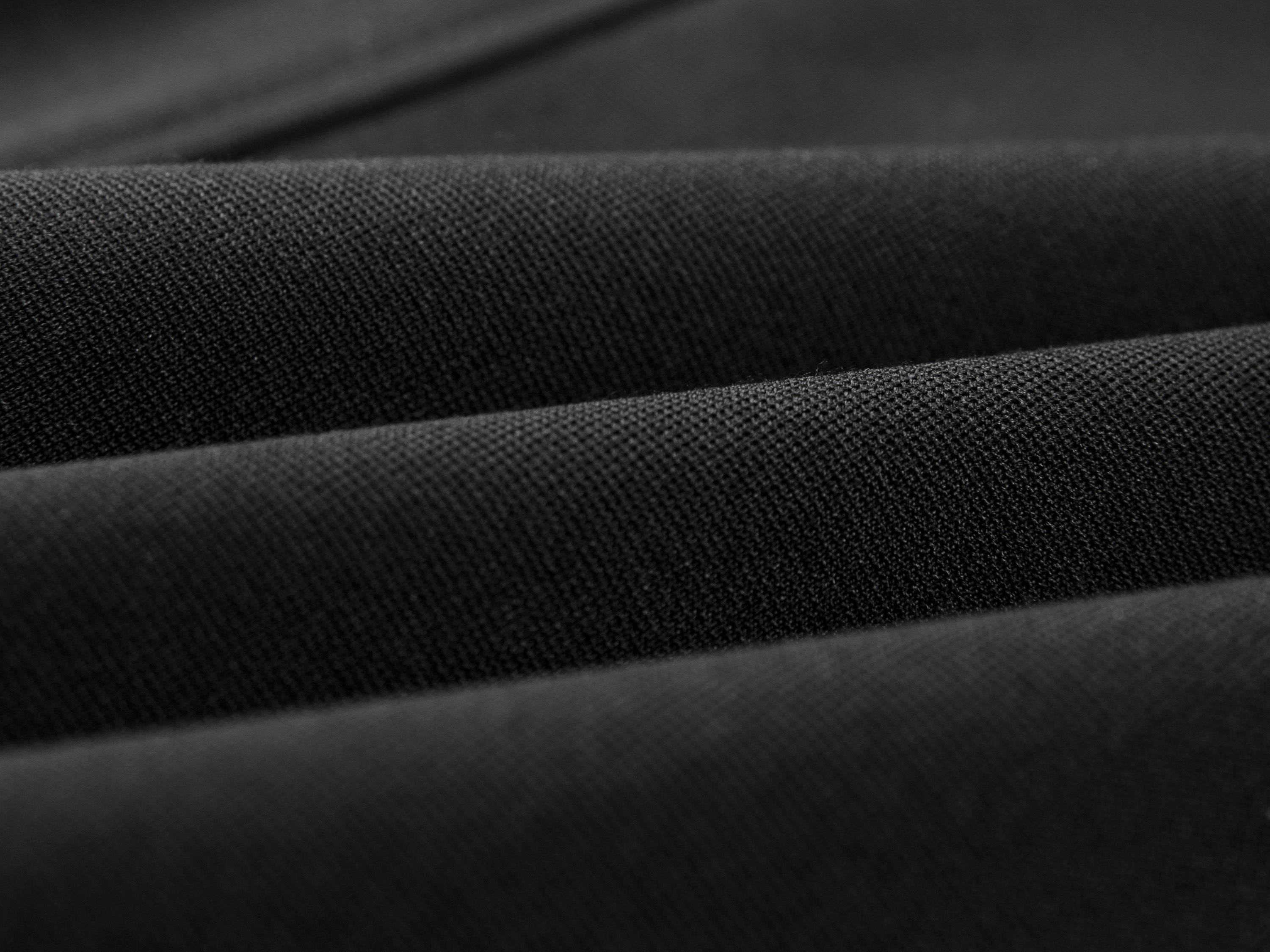 YAYING Black Minimal Skirt
