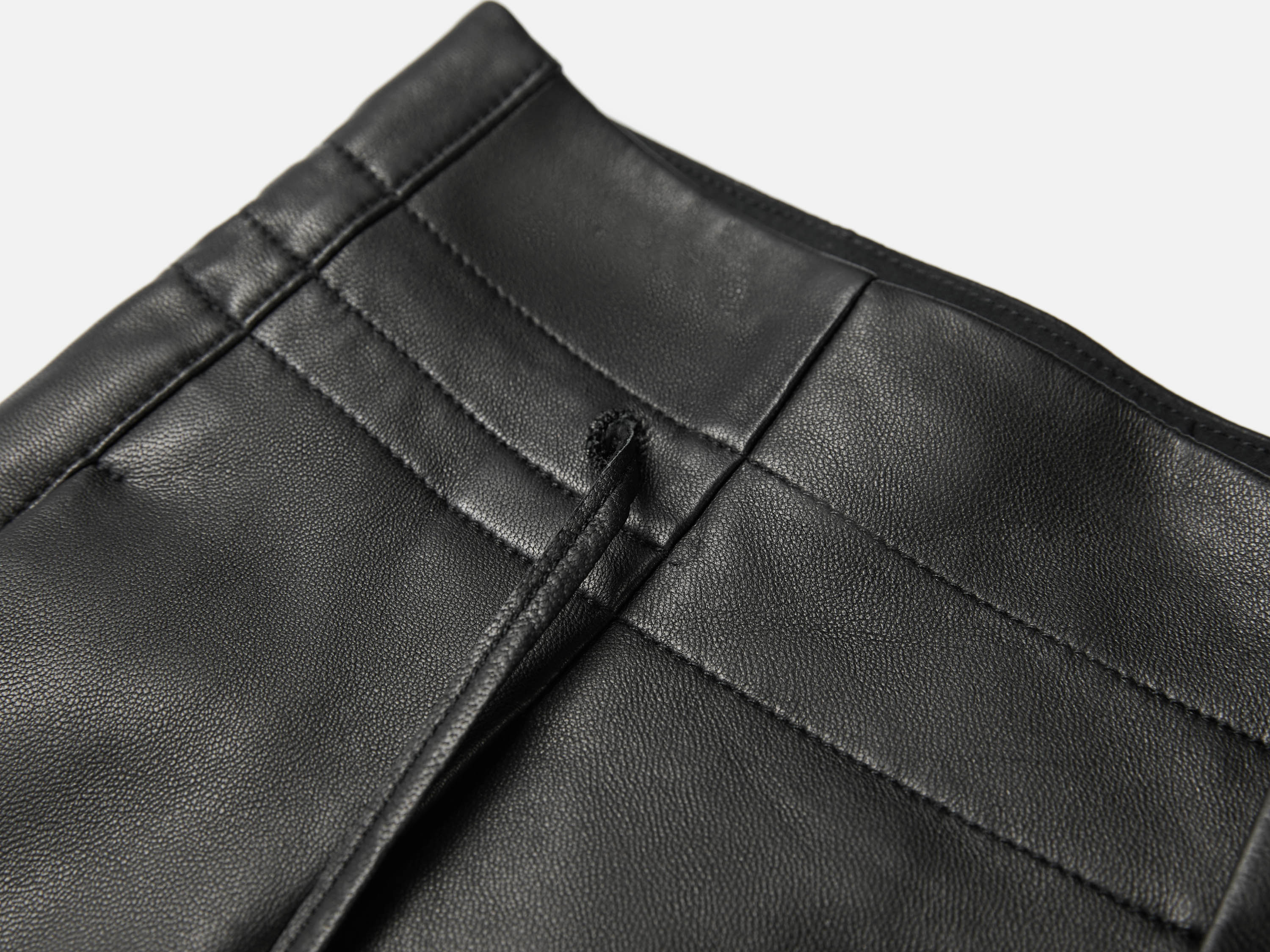 EP YAYING Minimalist Commuter Leather Shorts