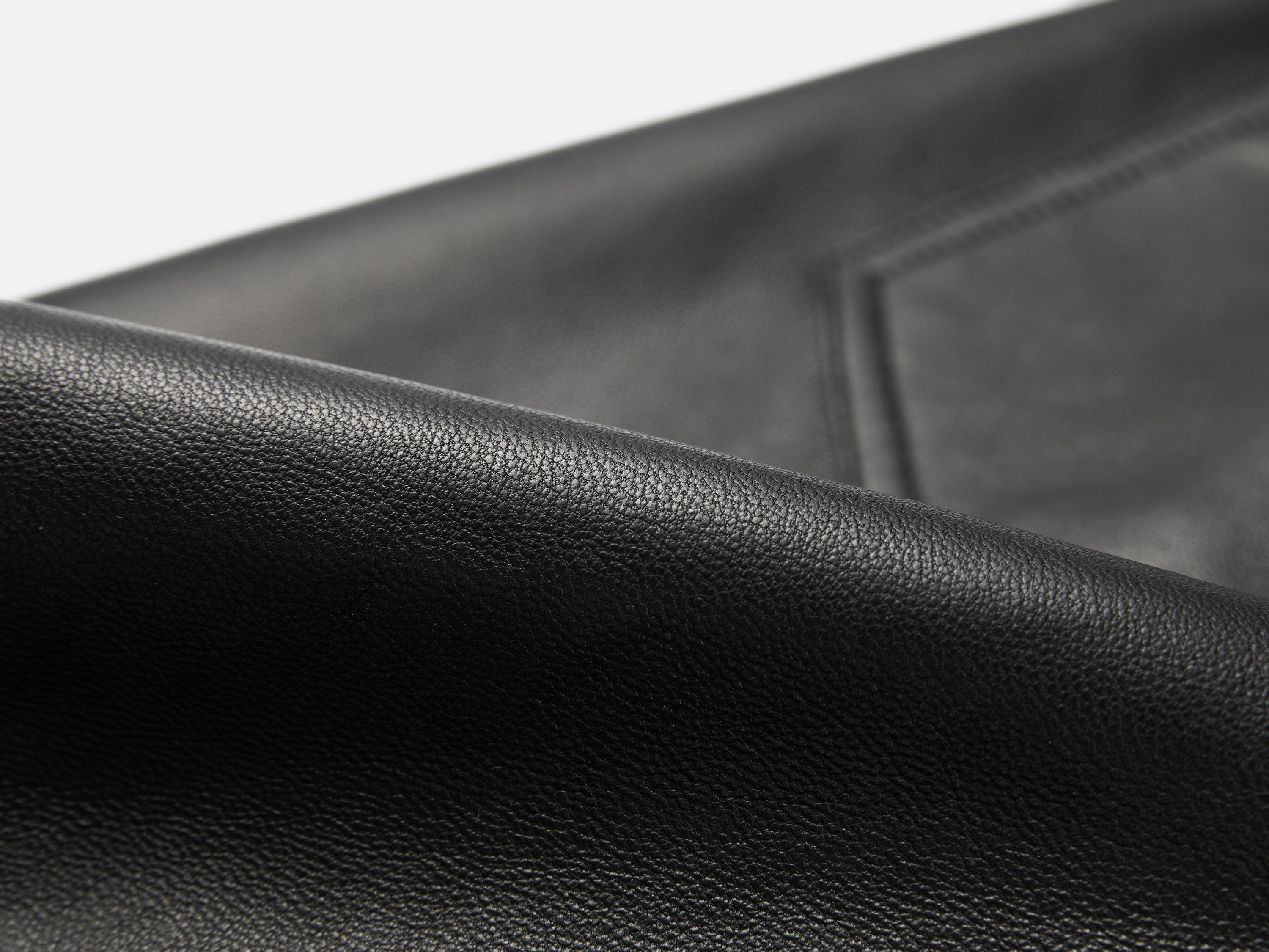 EP YAYING Minimalist Commuter Leather Shorts