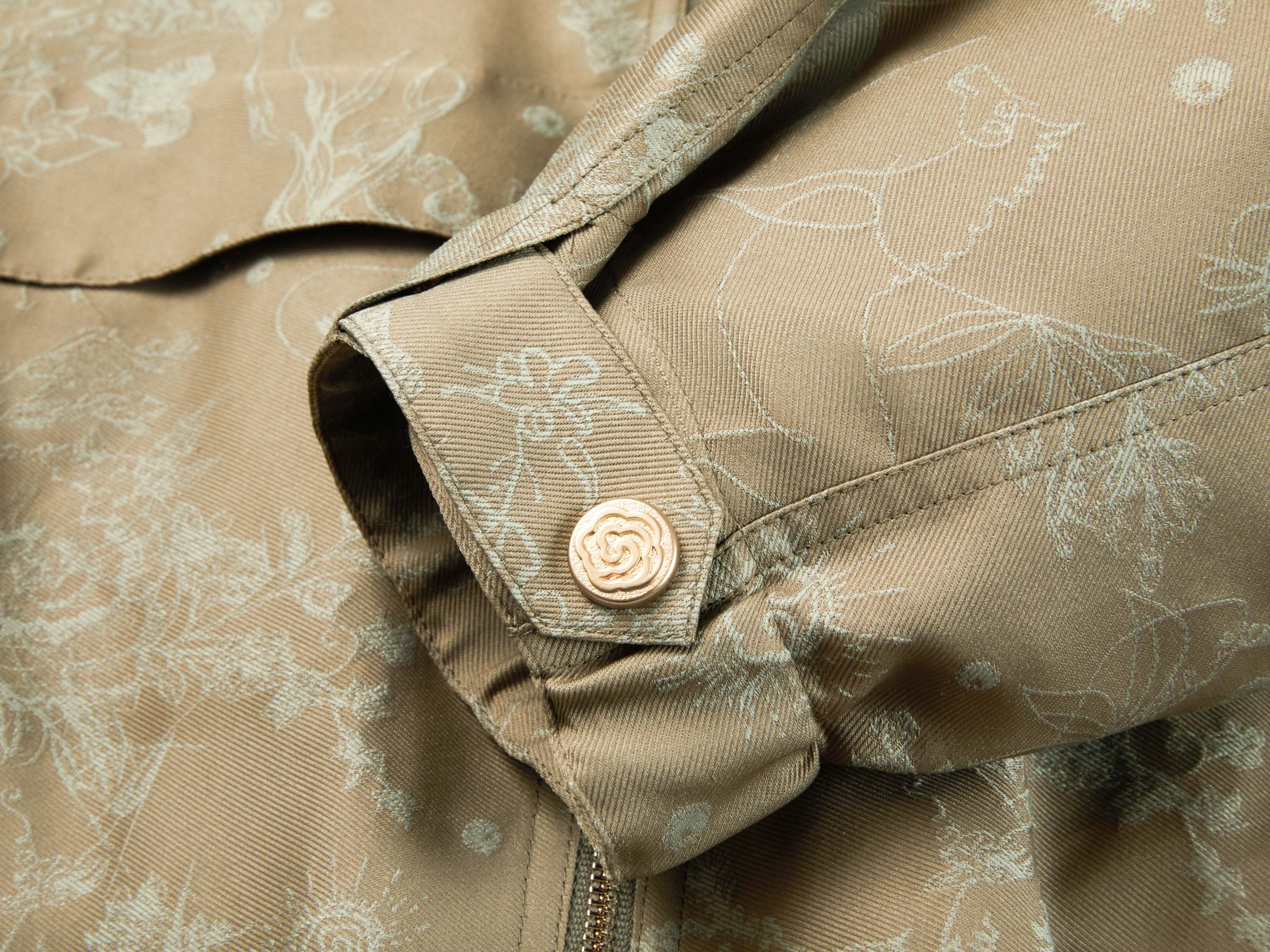 YAYING Silk Jacquard Hooded Drop-Shoulder Short Jacket