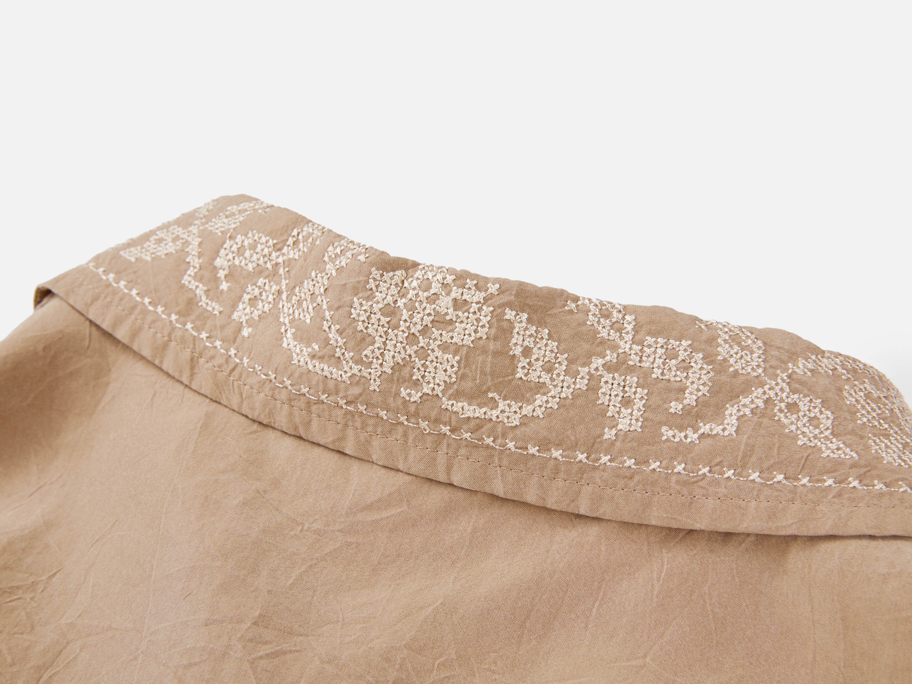 Sandy Mocha Cool Sleeveless Silk Embroidered Collar Sleeveless Top