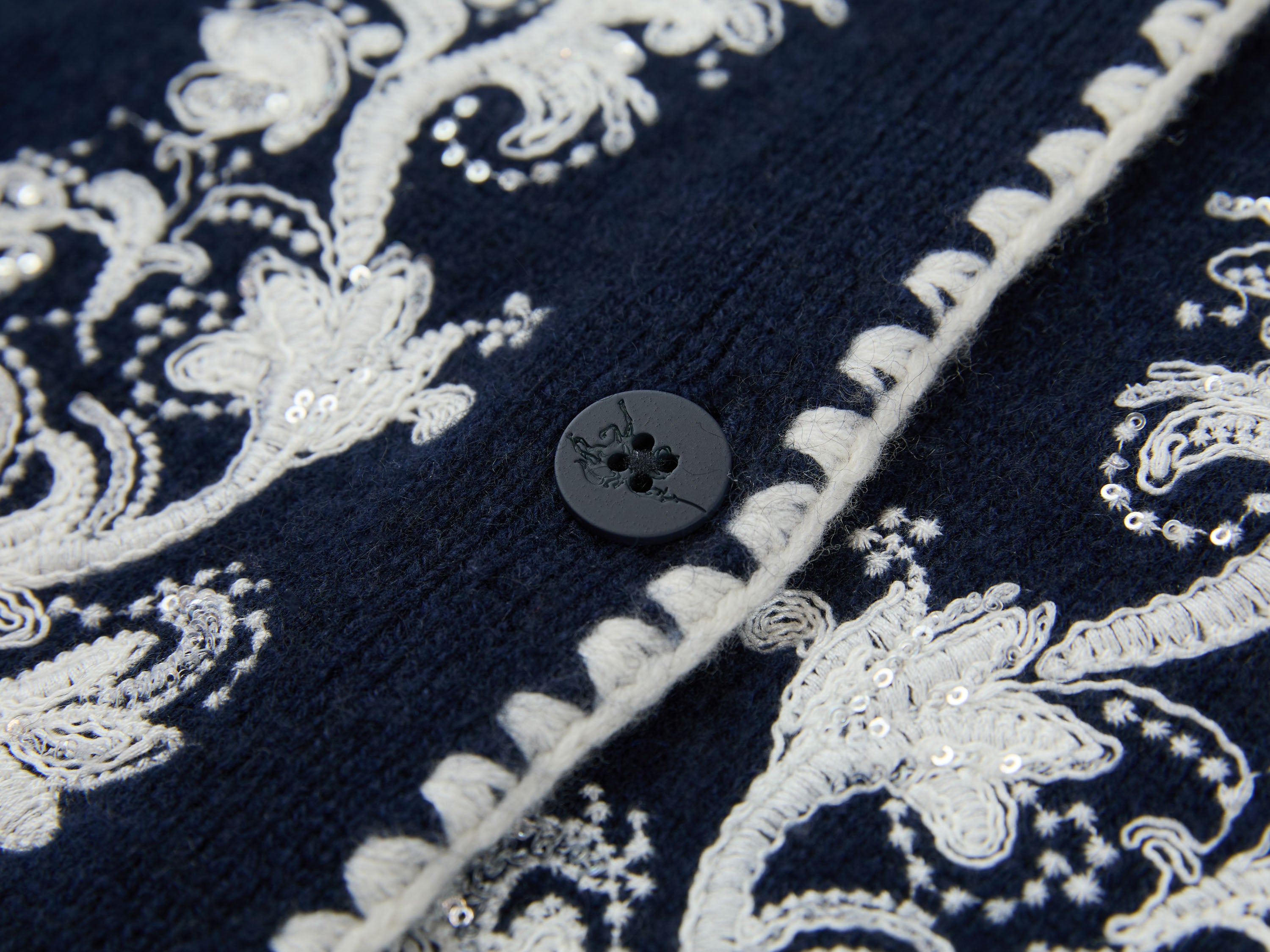 EP YAYING V-Neck Embroidered Cashmere Knit Vest