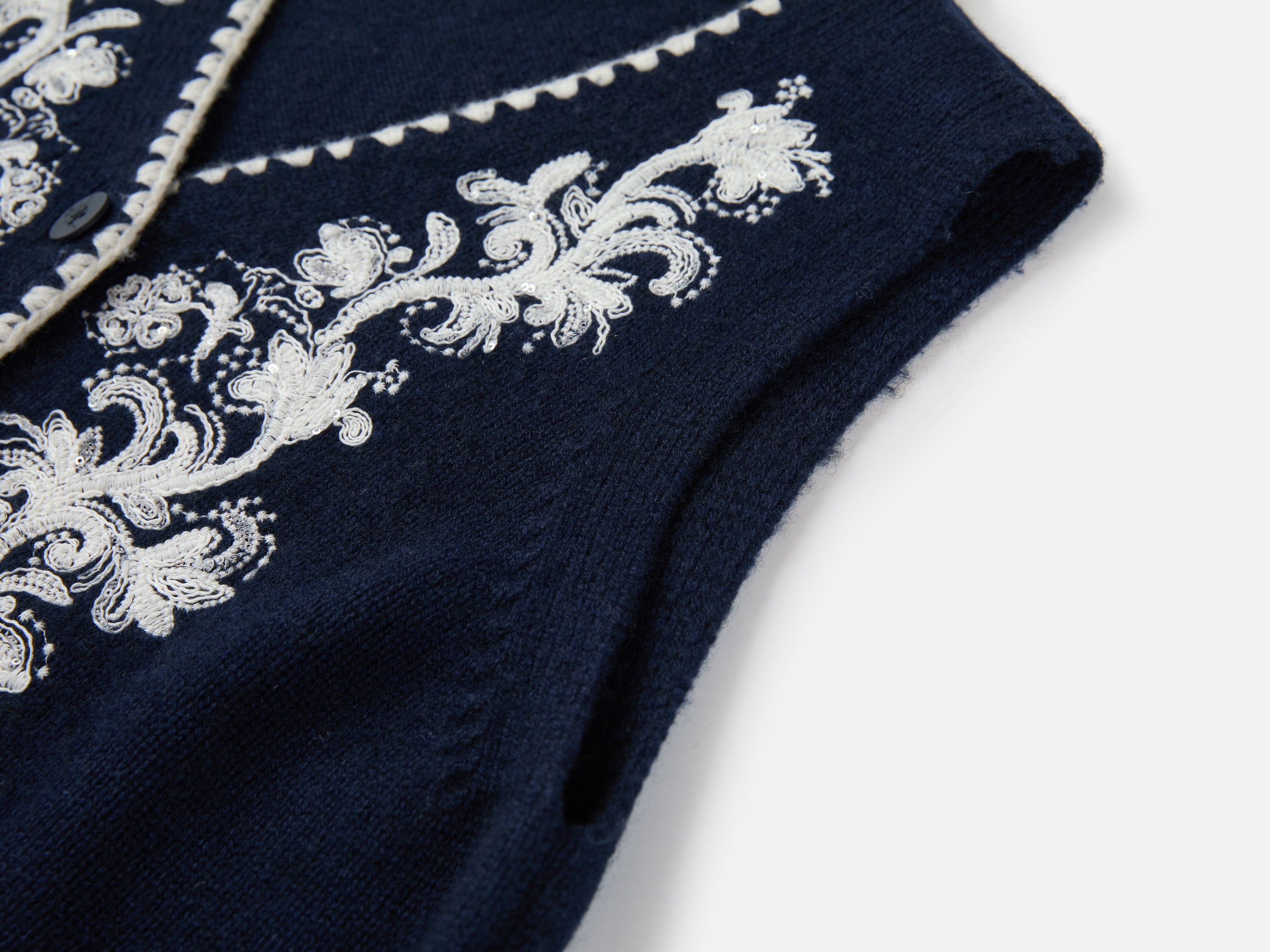 EP YAYING V-Neck Embroidered Cashmere Knit Vest