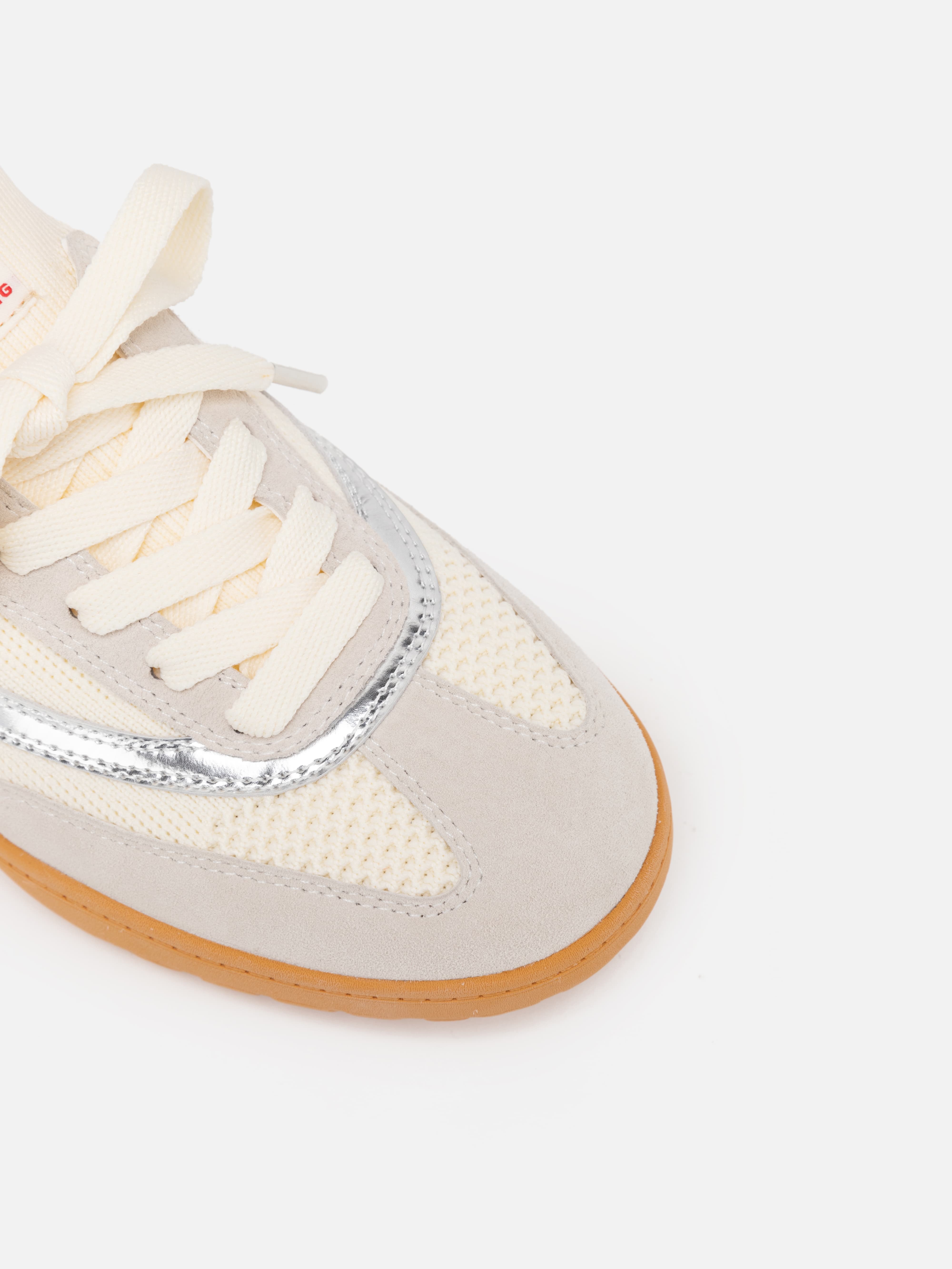 Lightweight Flat Shoes White