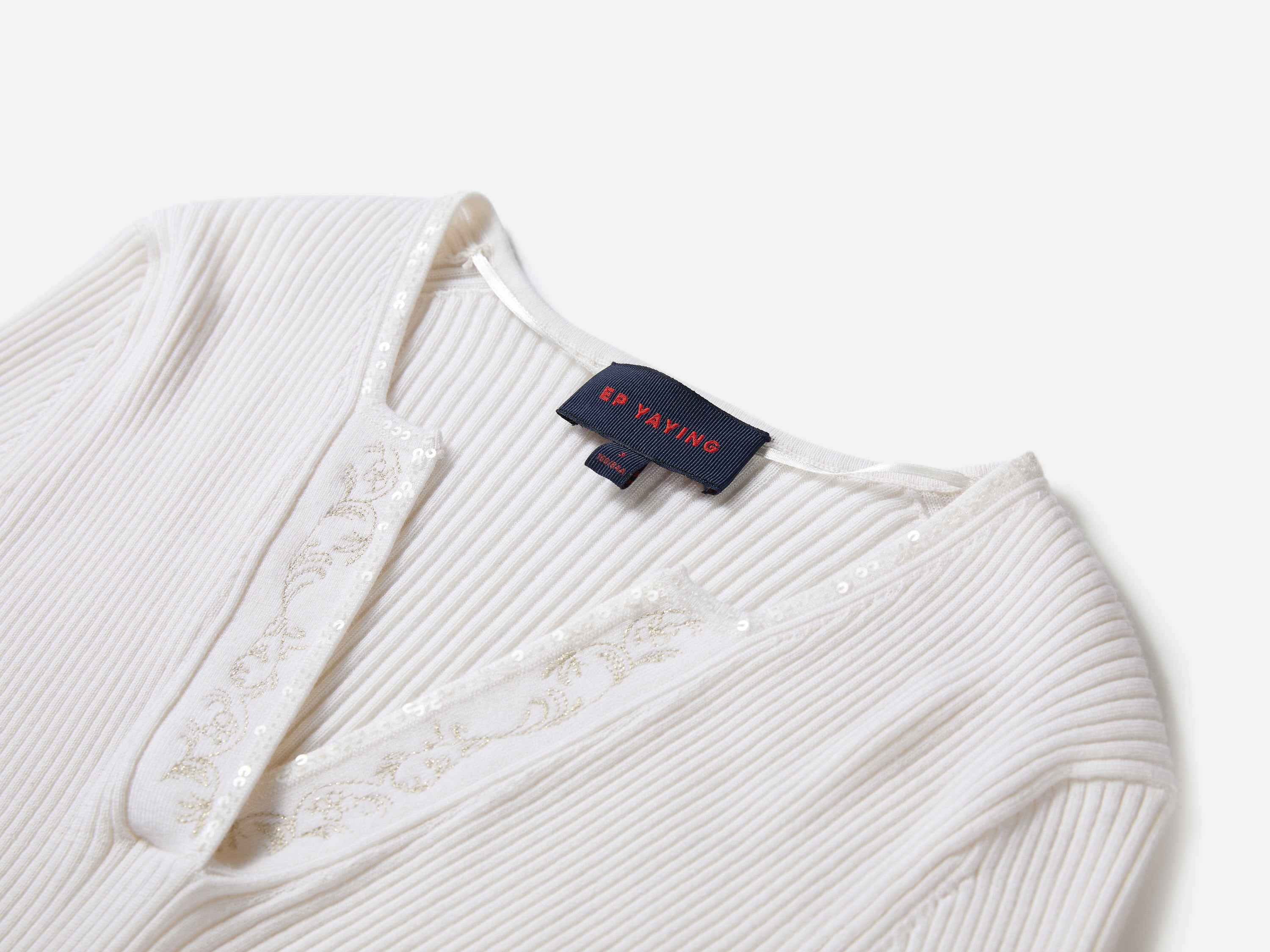 EP YAYING Blue Label V-Neck Base Layer Top