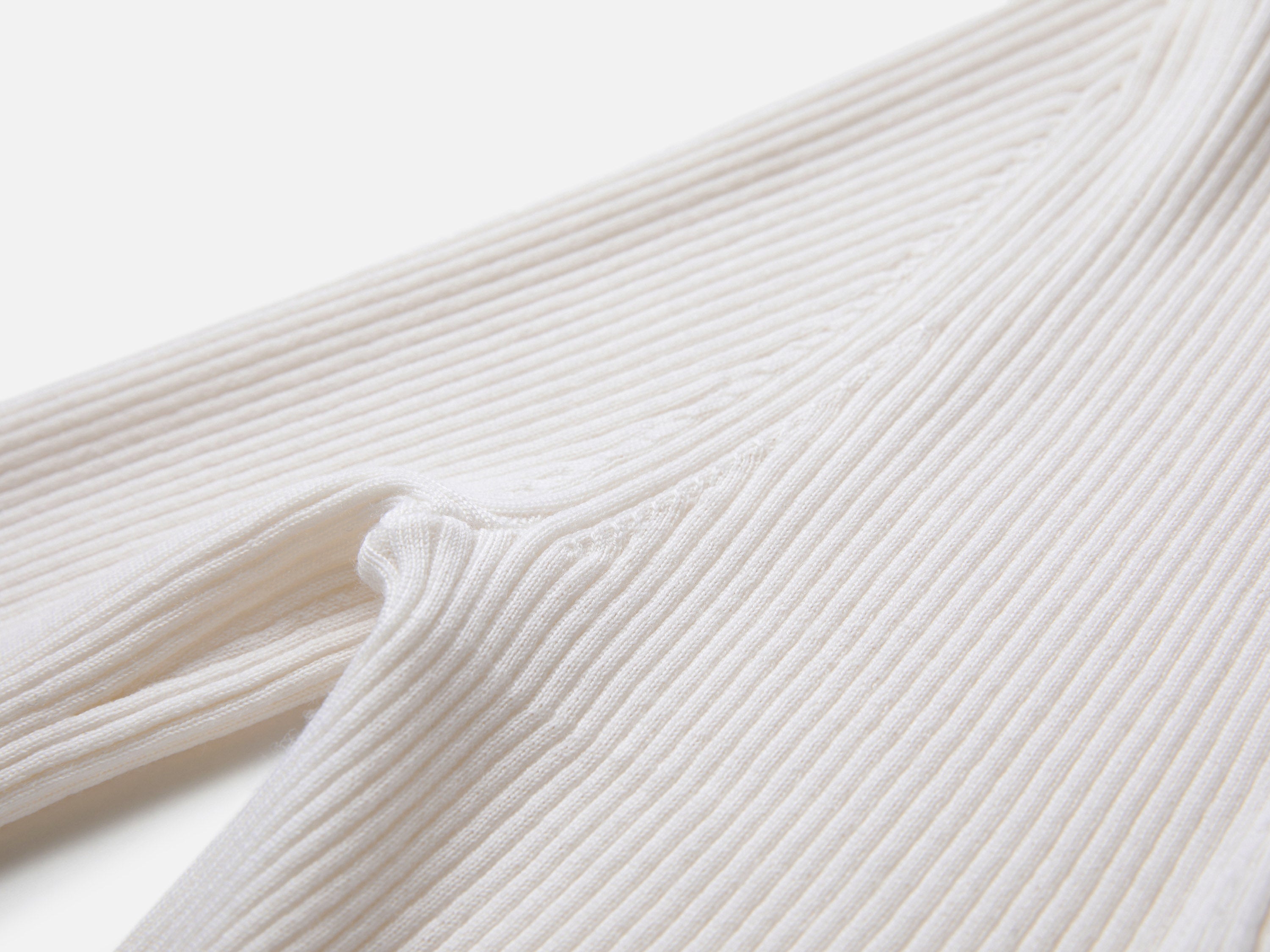 EP YAYING Blue Label V-Neck Base Layer Top