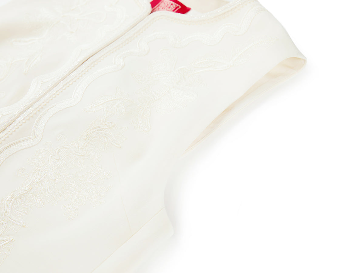 YAYING Wool-Silk Peony Embroidered Vest