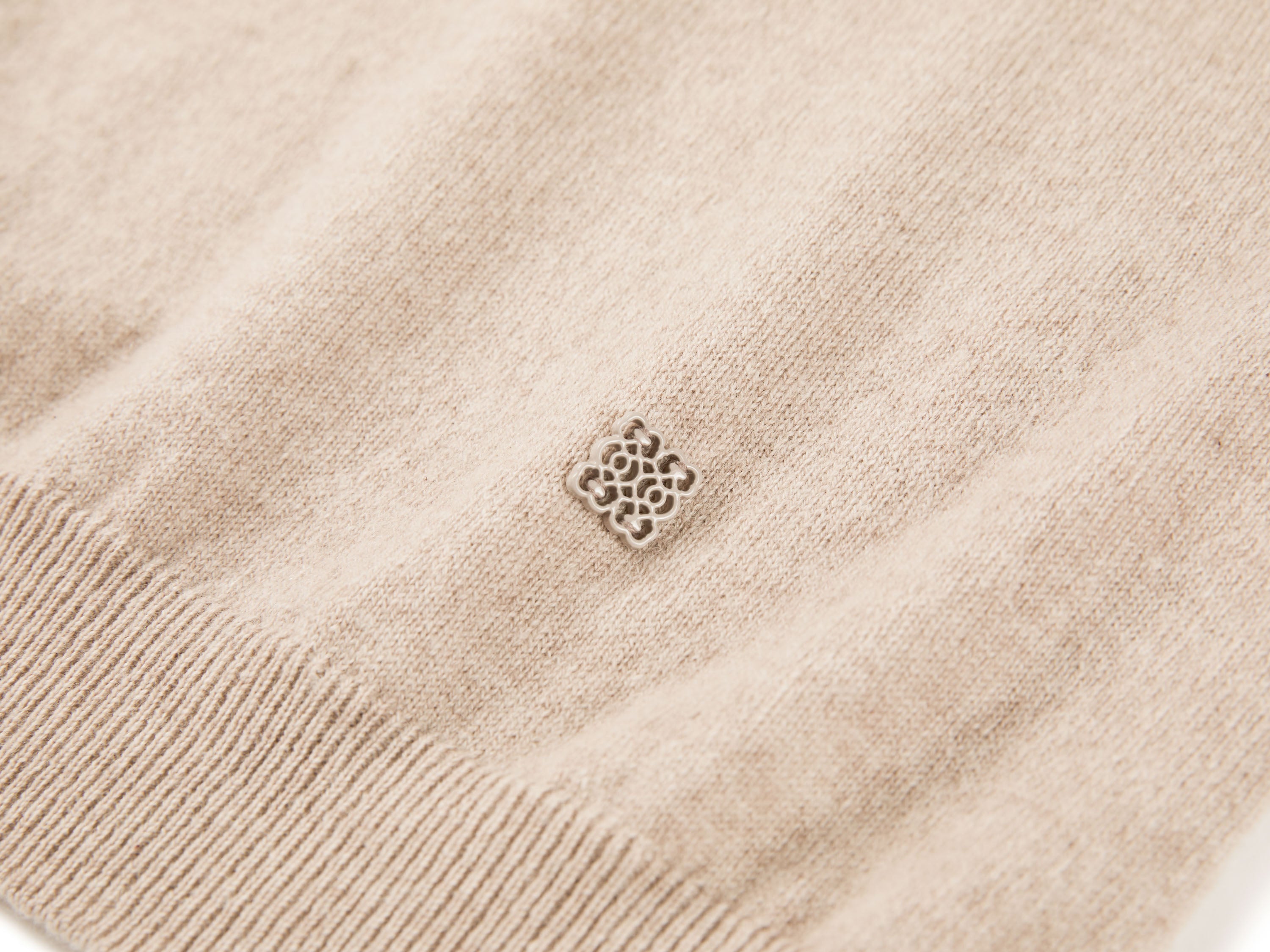 YAYING Classic H-Silhouette Cashmere Knit Vest