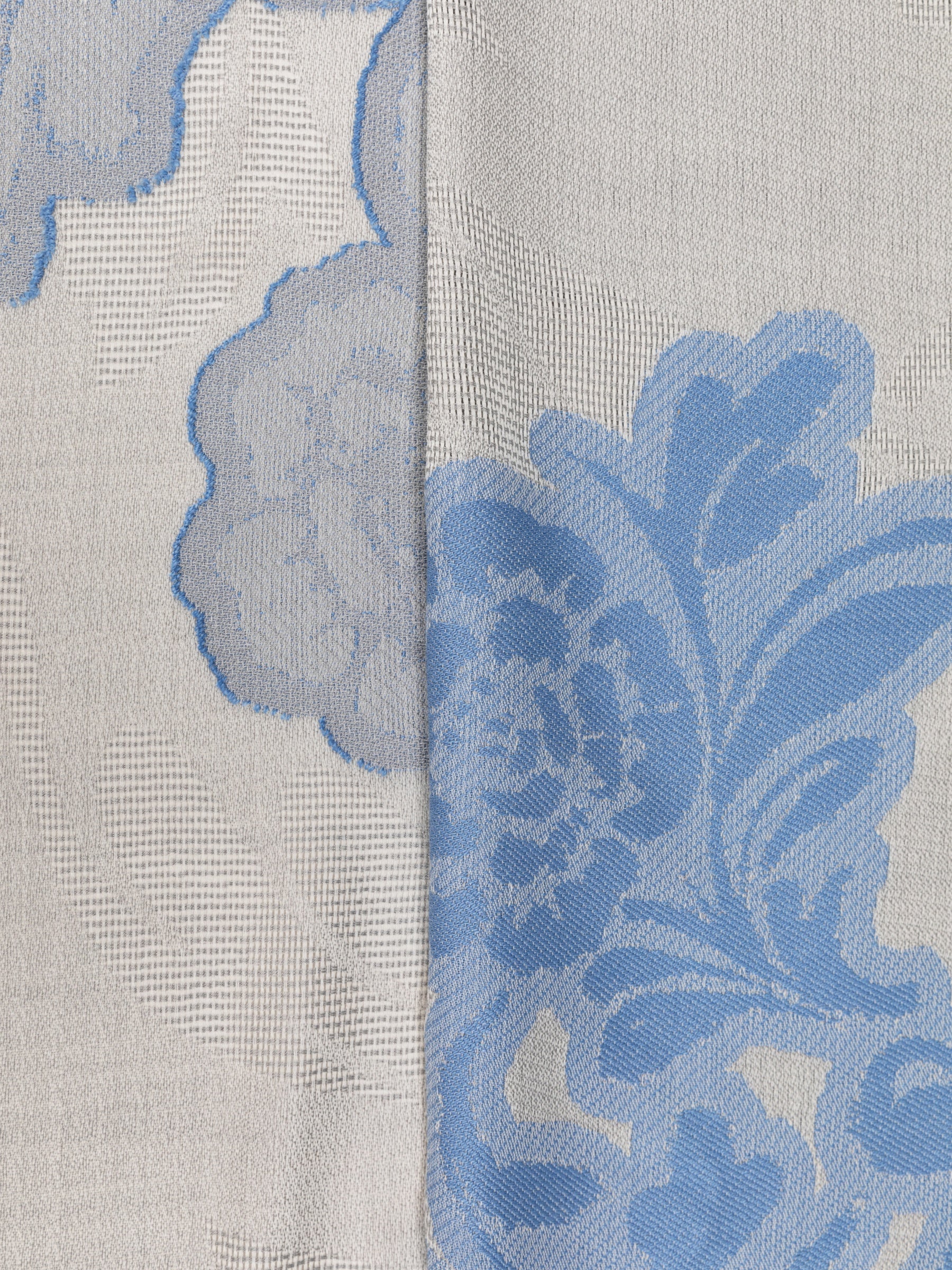 EP YAYING Mulberry Silk Scarf