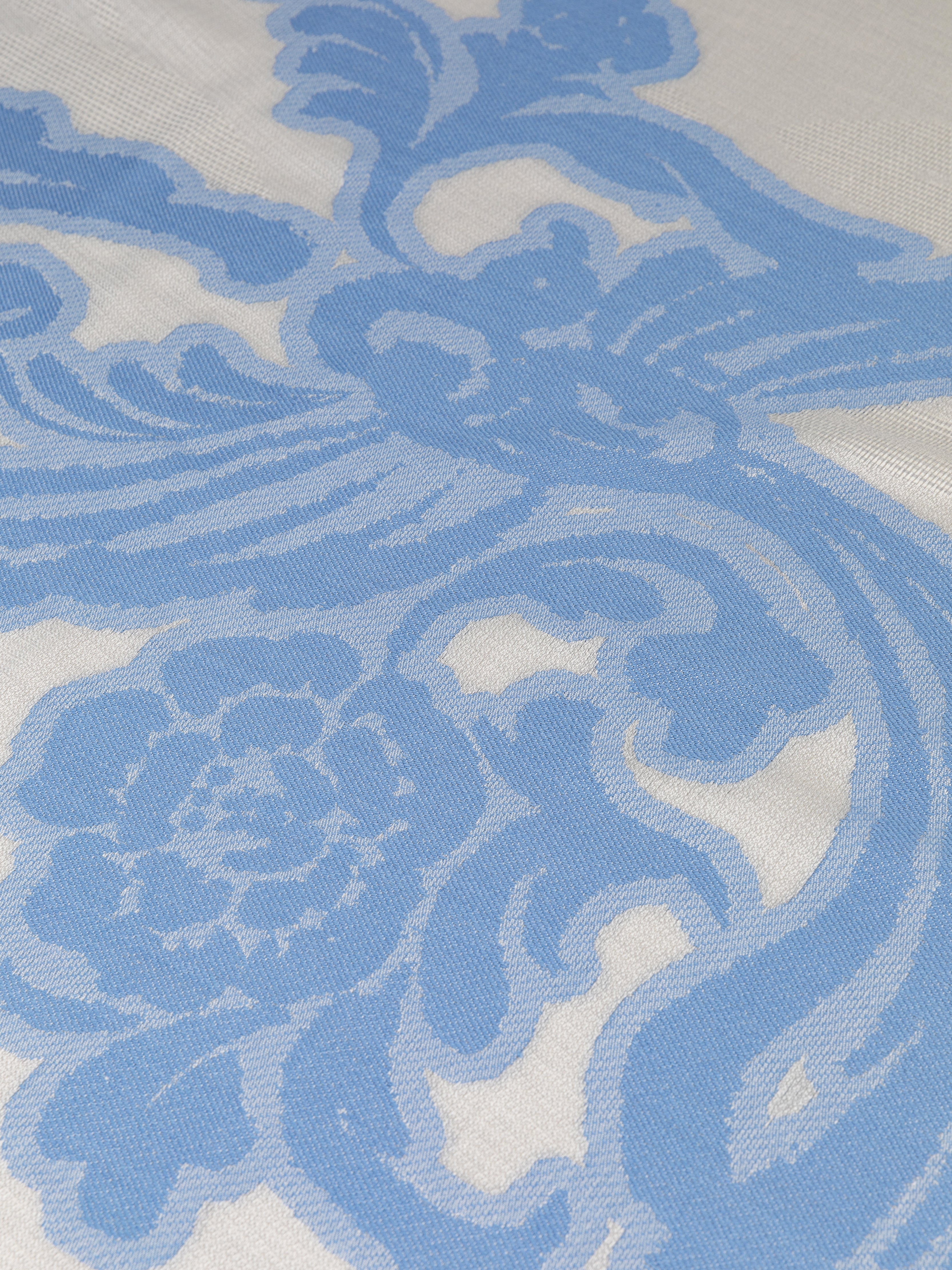 EP YAYING Mulberry Silk Scarf