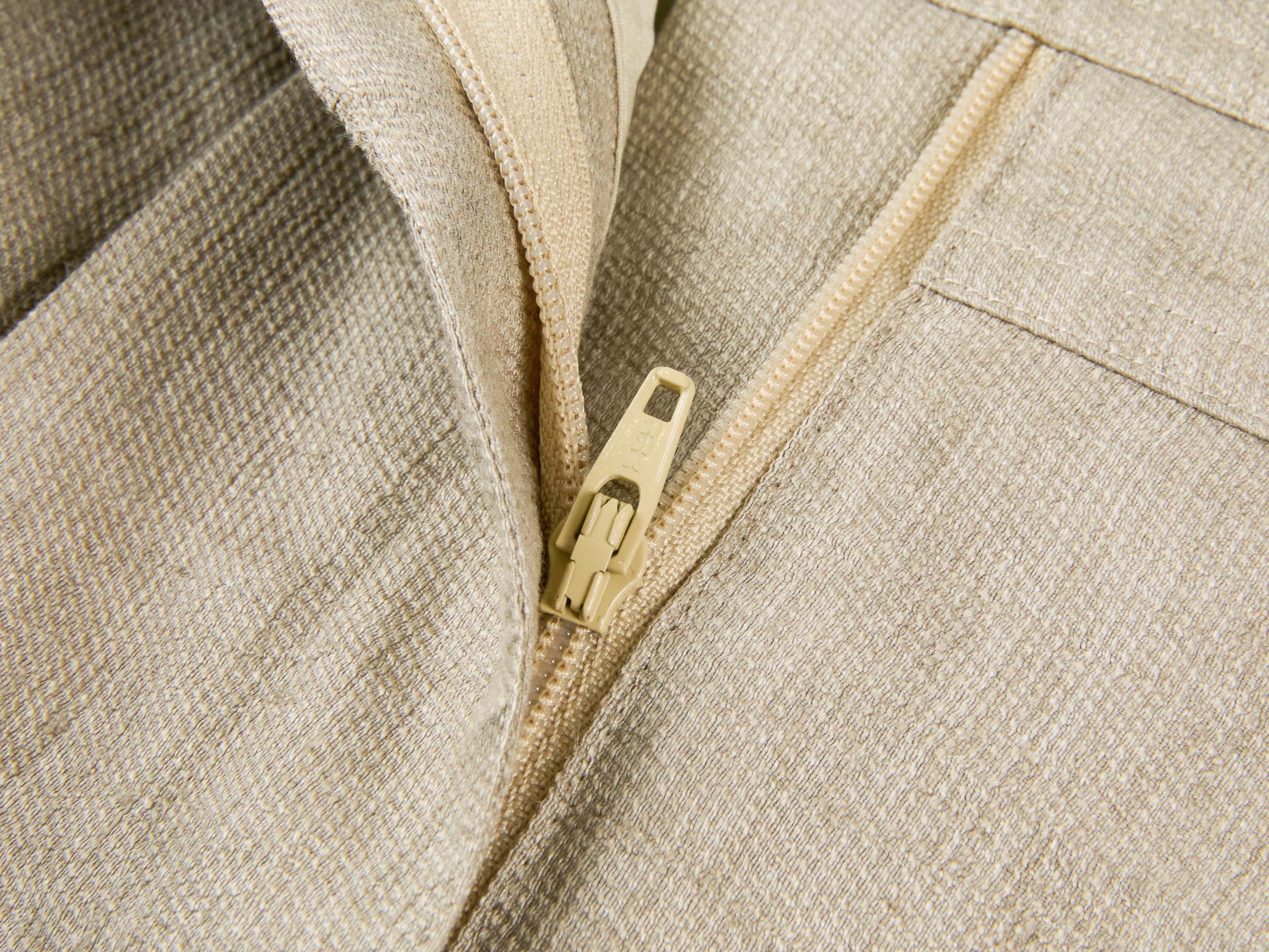 YAYING LINEN HIGH-WAIST SHORTS