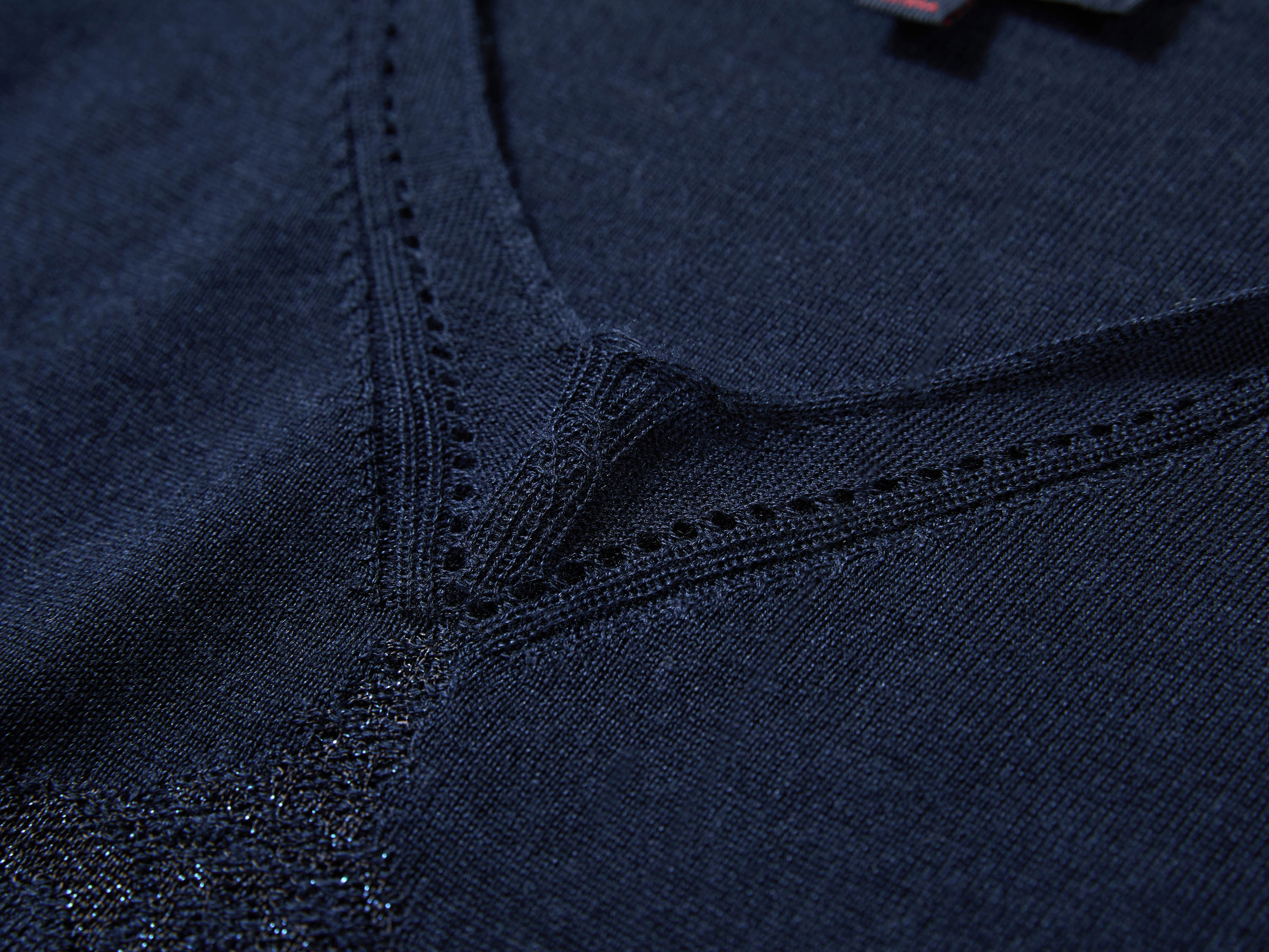 EP YAYING V-Neck Fitted Jacquard Knit Top