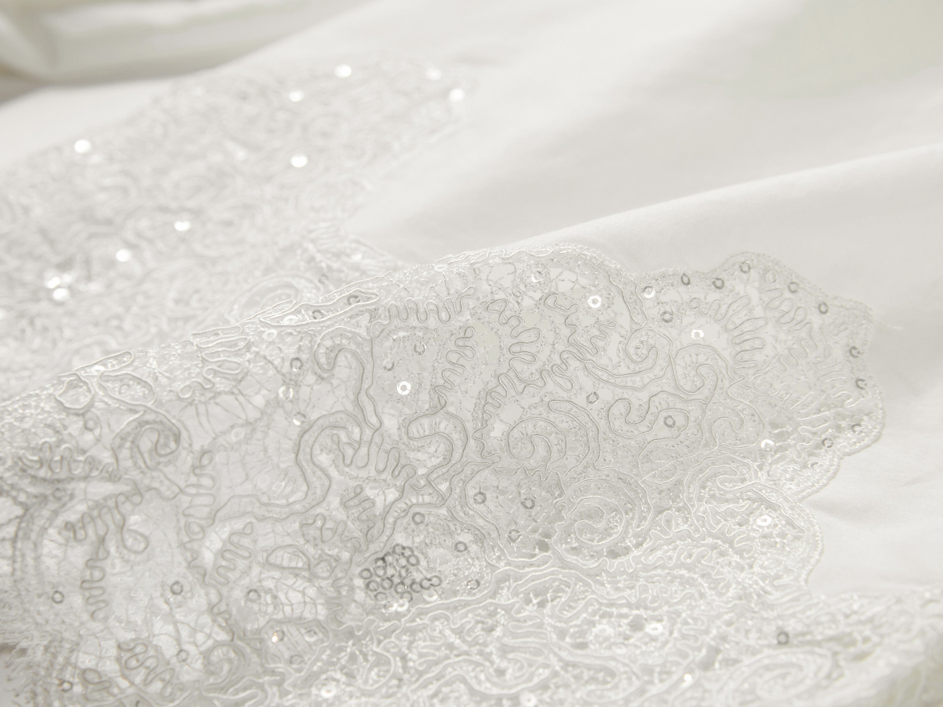 EP YAYING Lace-Splice Gathered High-Neck Blouse