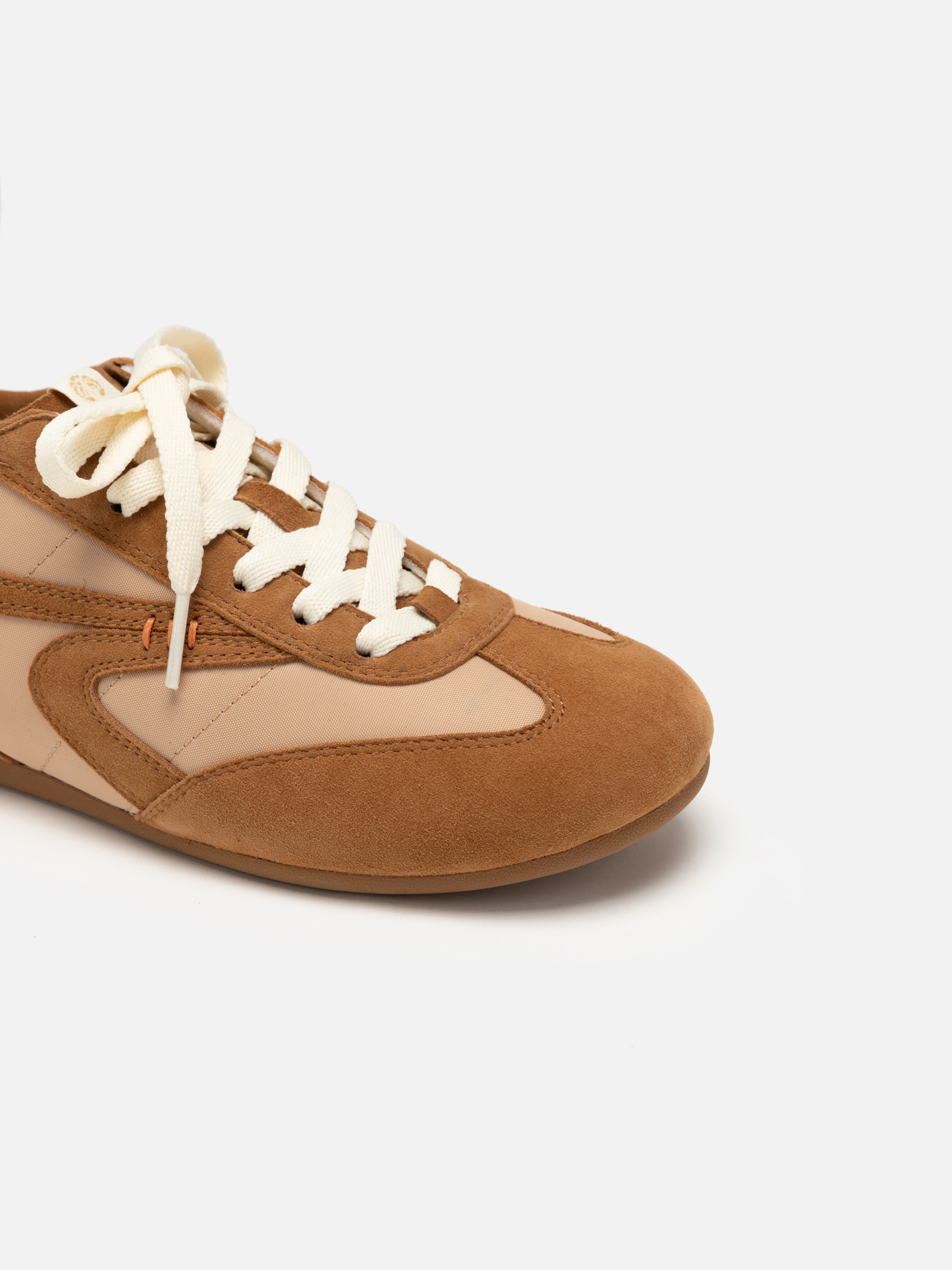 Lightweight Flat Shoes Tan