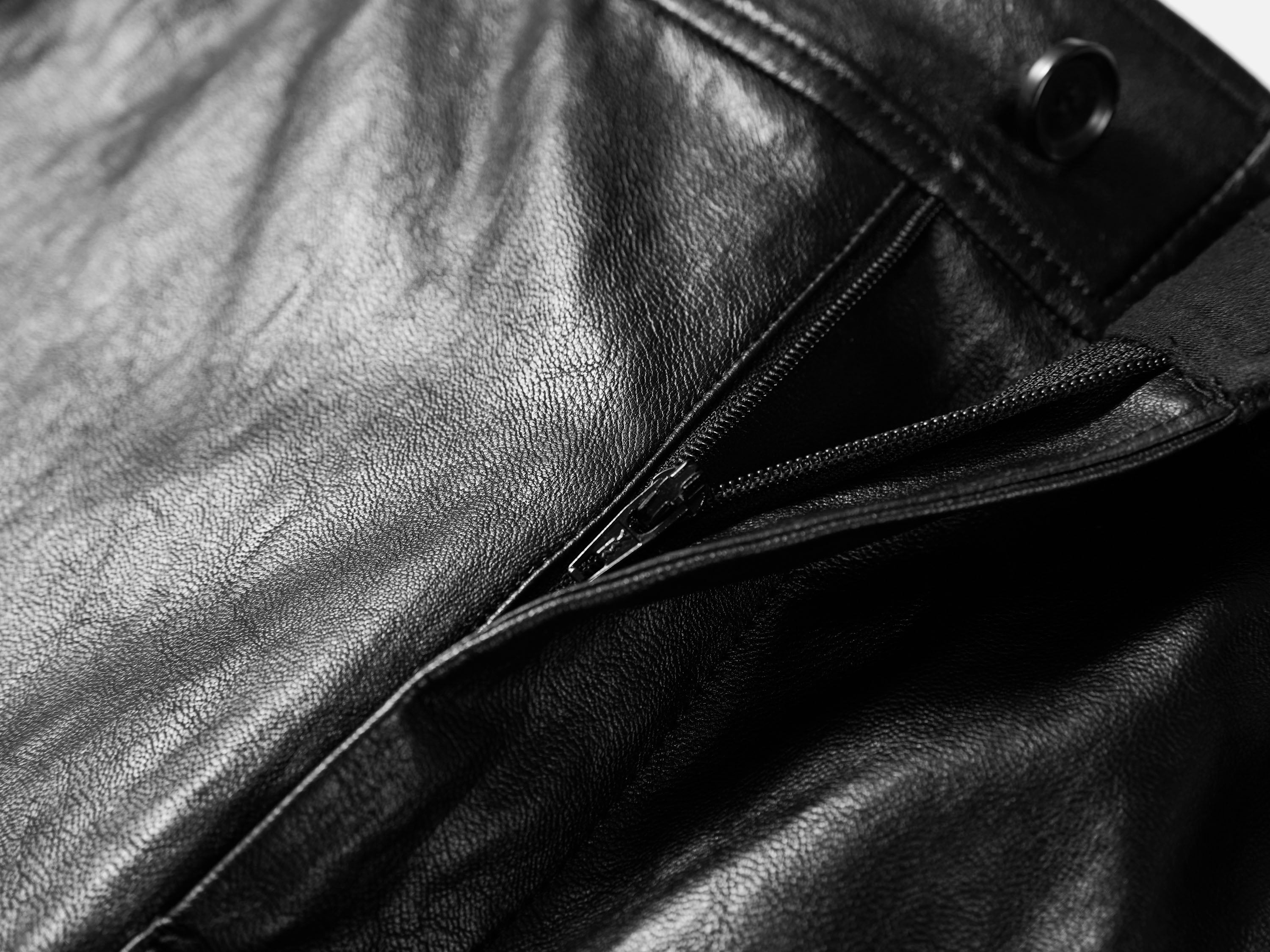 EP YAYING Leather Shorts