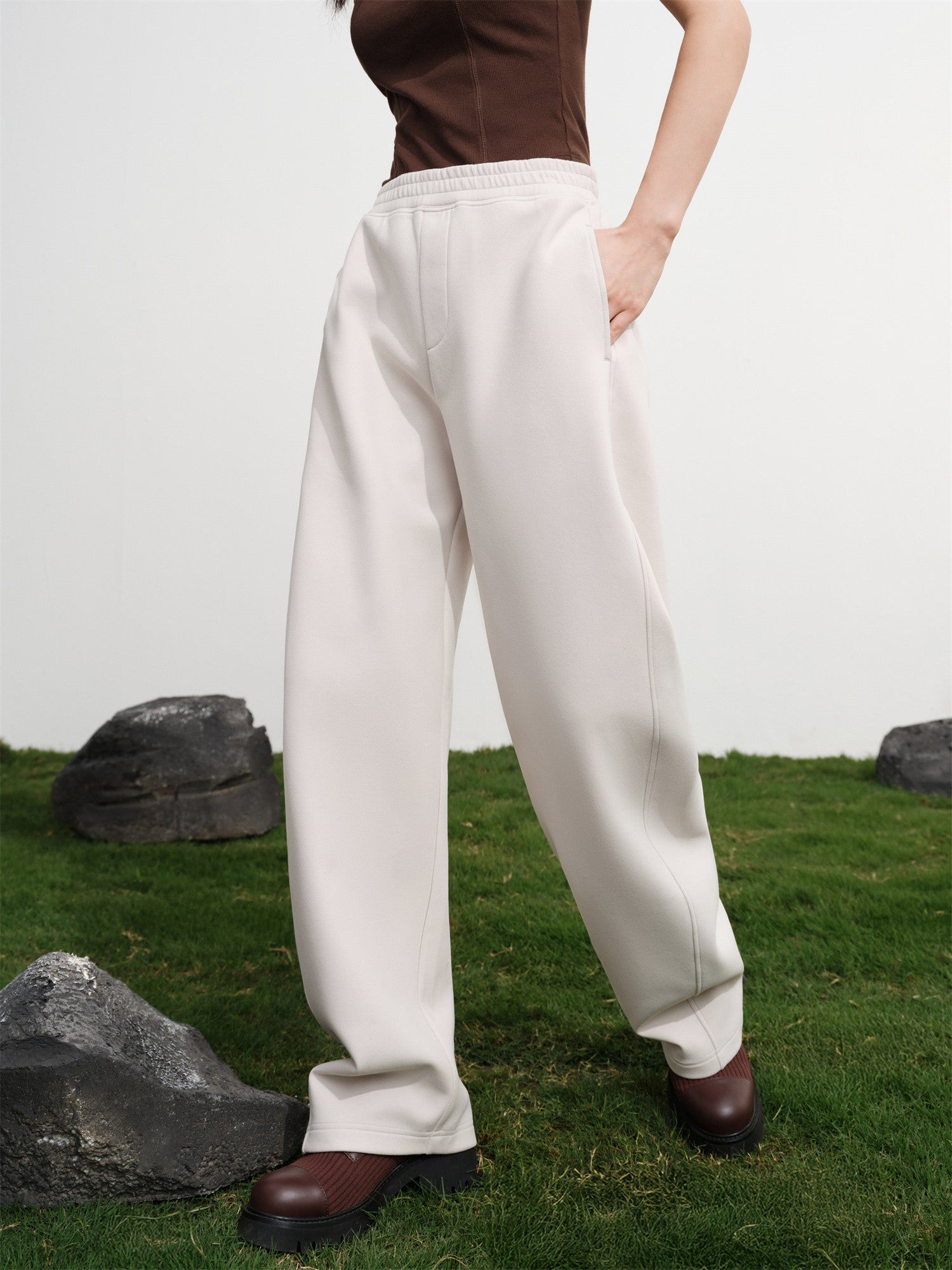 EP YAYING High-Waisted Sporty Tapered Pants EGKIA6419AM