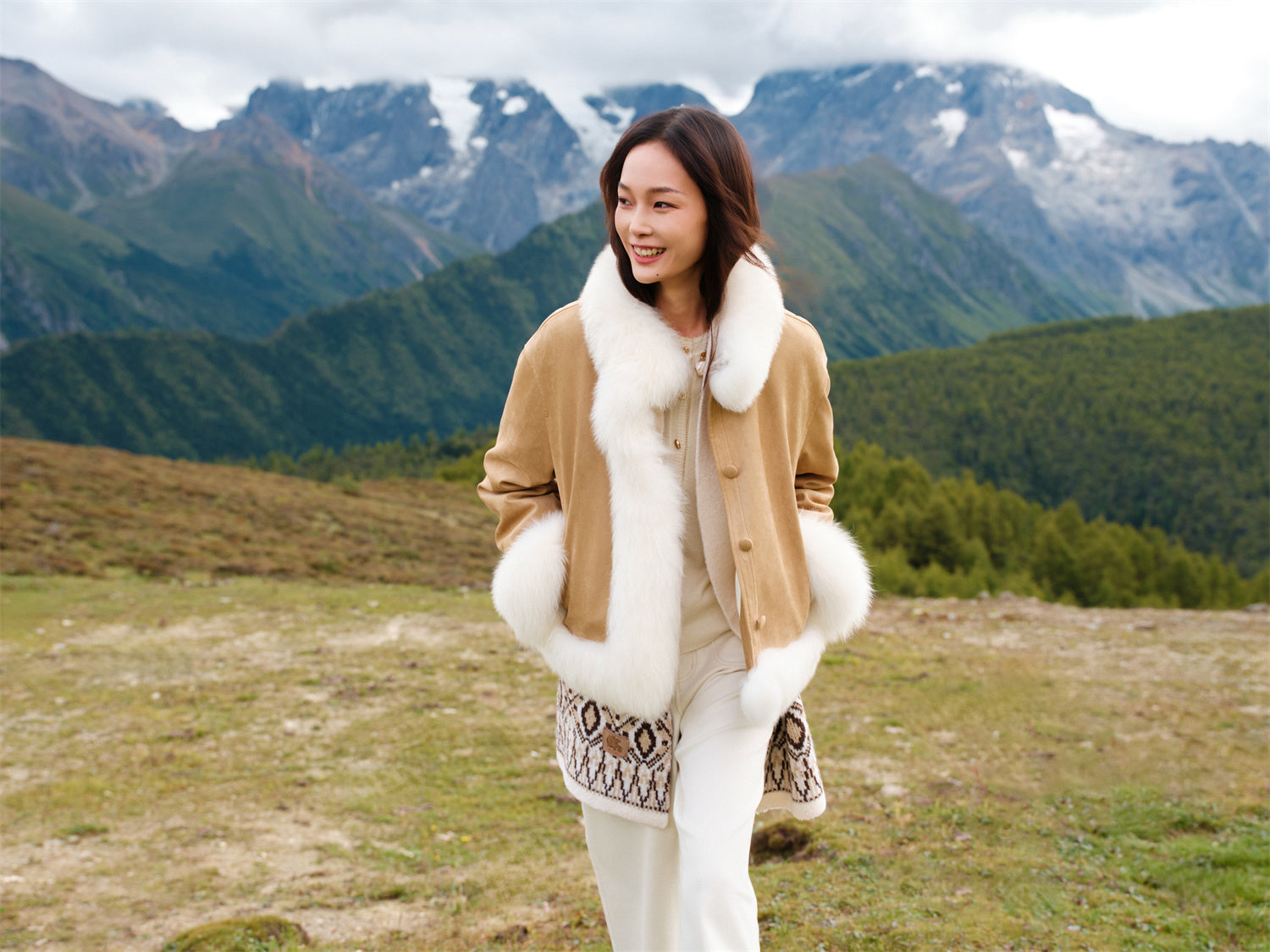 EP YAYING Fox Fur Short Coat EGKIAYQ01AT