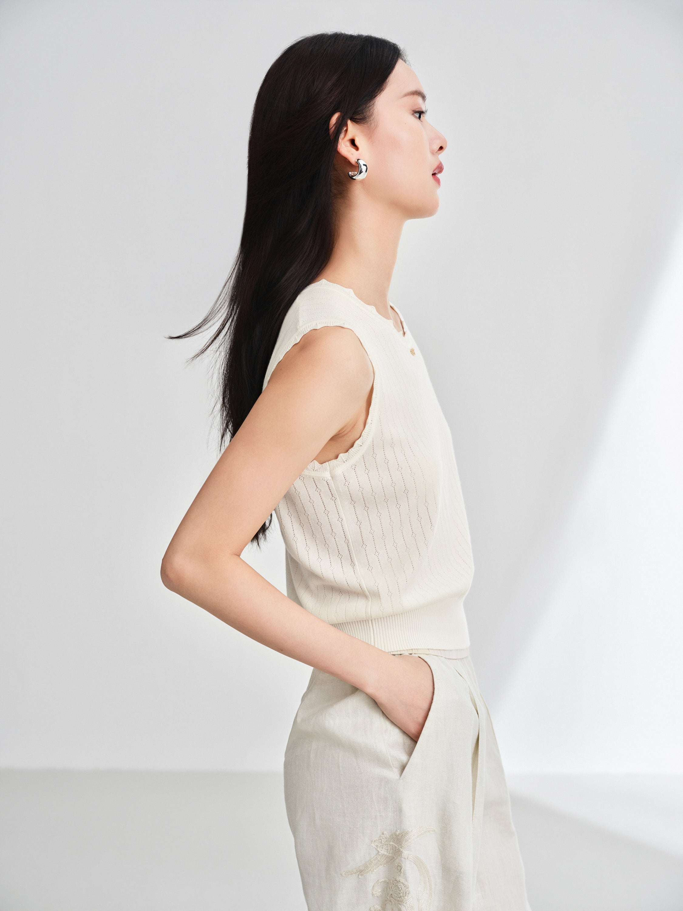 EP YAYING Triacetate Structured Round Neck Waist-Cinching Knitted Vest