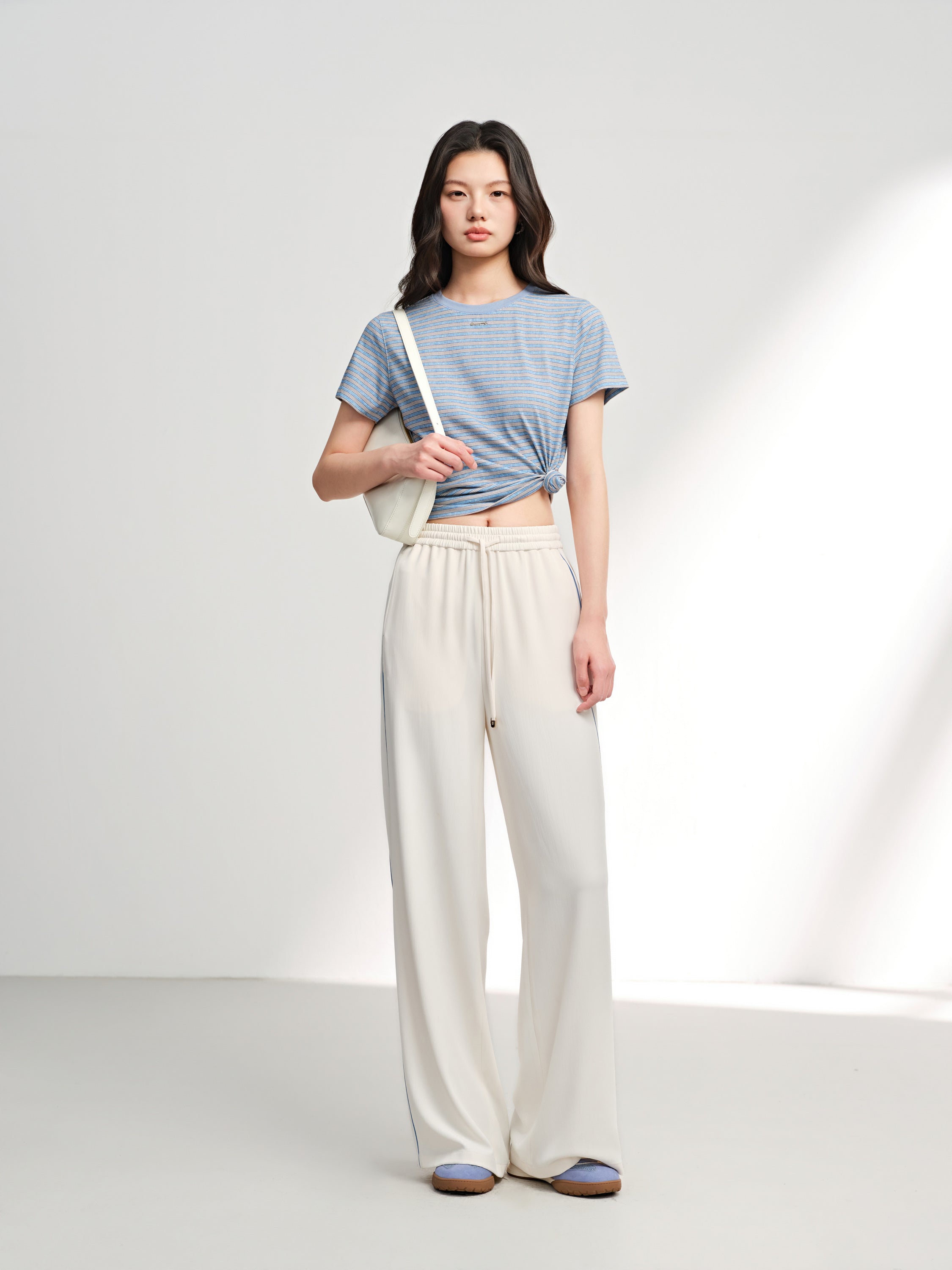 EP YAYING Blue Stripe Essential Tee