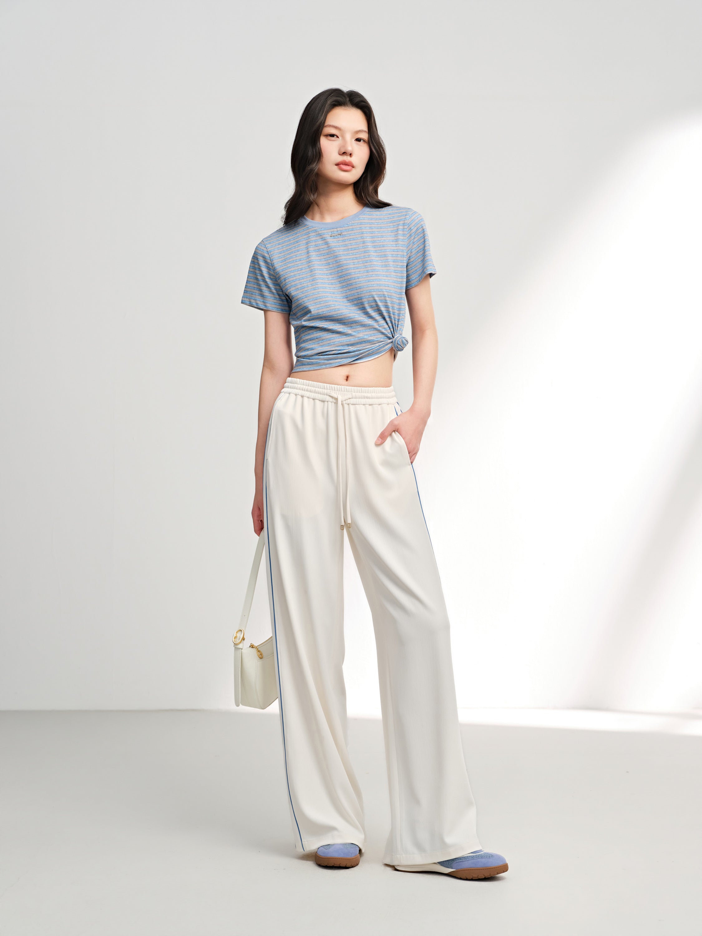 EP YAYING Blue Stripe Essential Tee