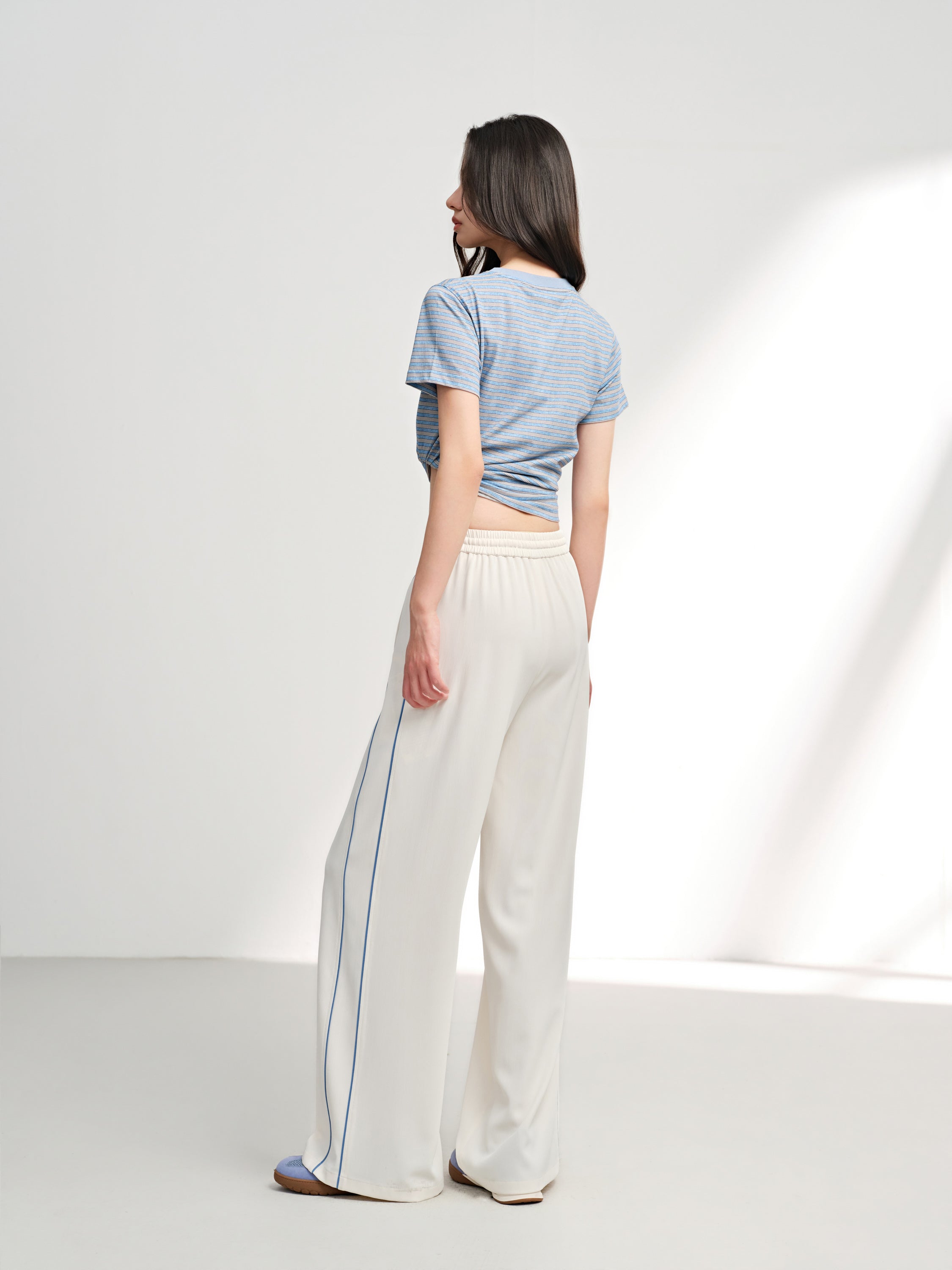 EP YAYING Blue Stripe Essential Tee