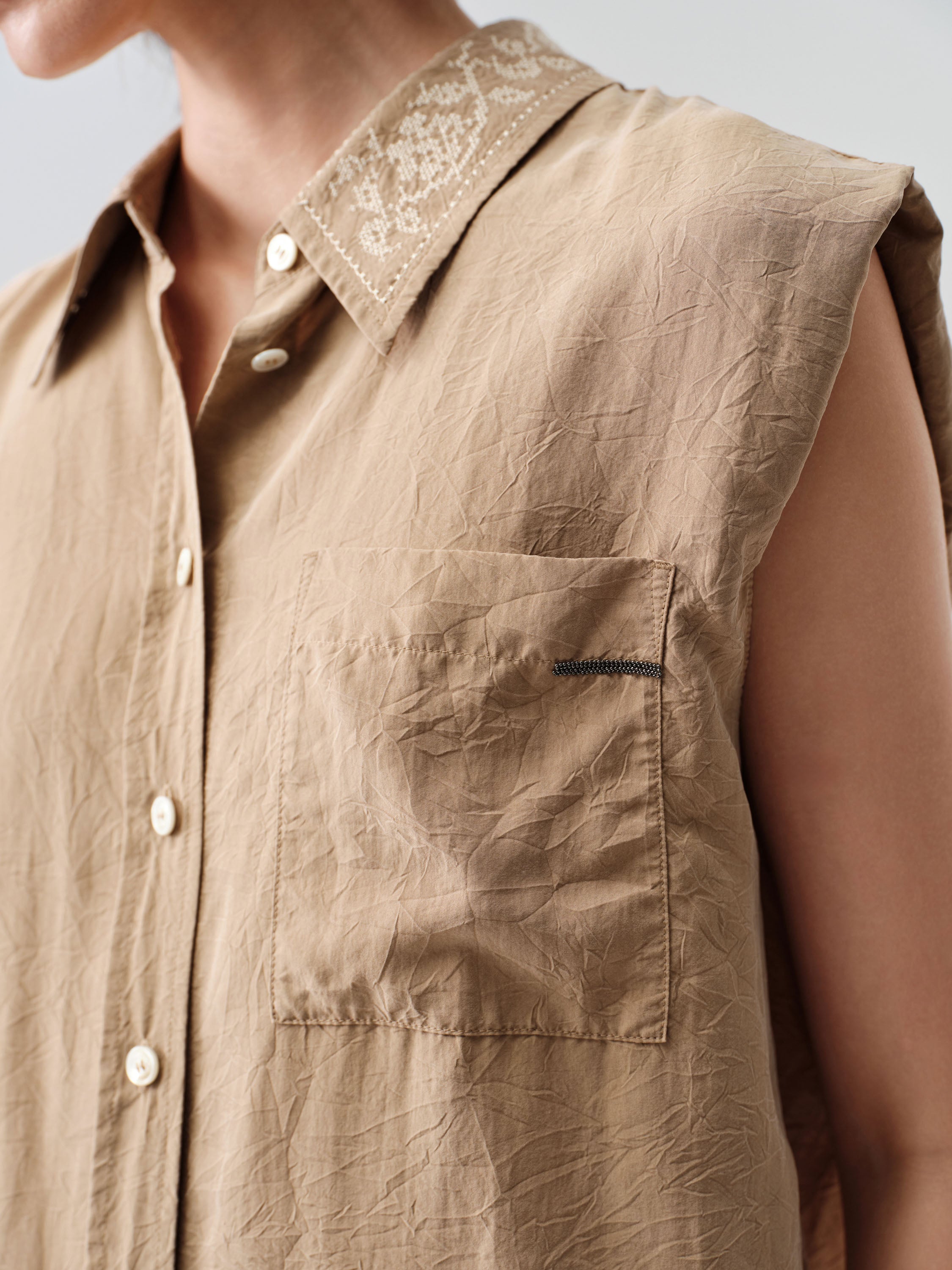 Sandy Mocha Cool Sleeveless Silk Embroidered Collar Sleeveless Top