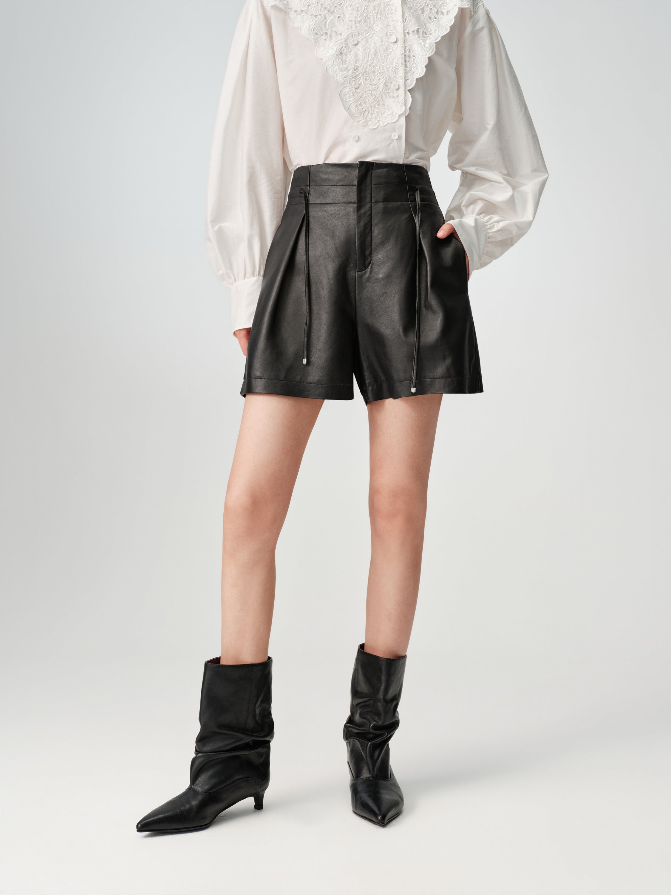 EP YAYING Minimalist Commuter Leather Shorts